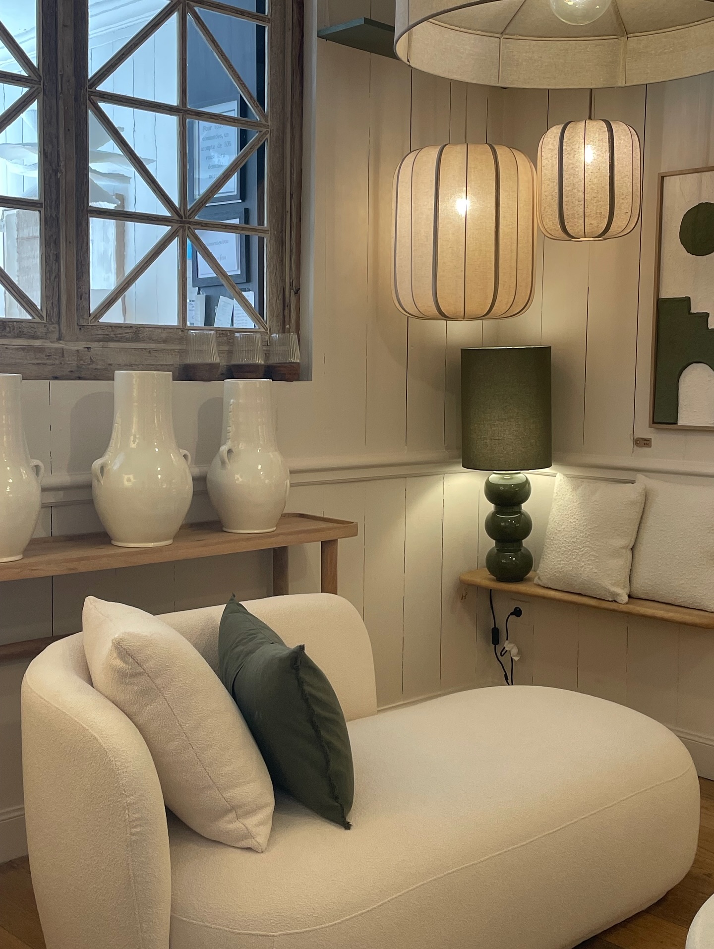 Nouvelle ambiance cosy dans notre petit salon toulousain ✨🪞🛋️