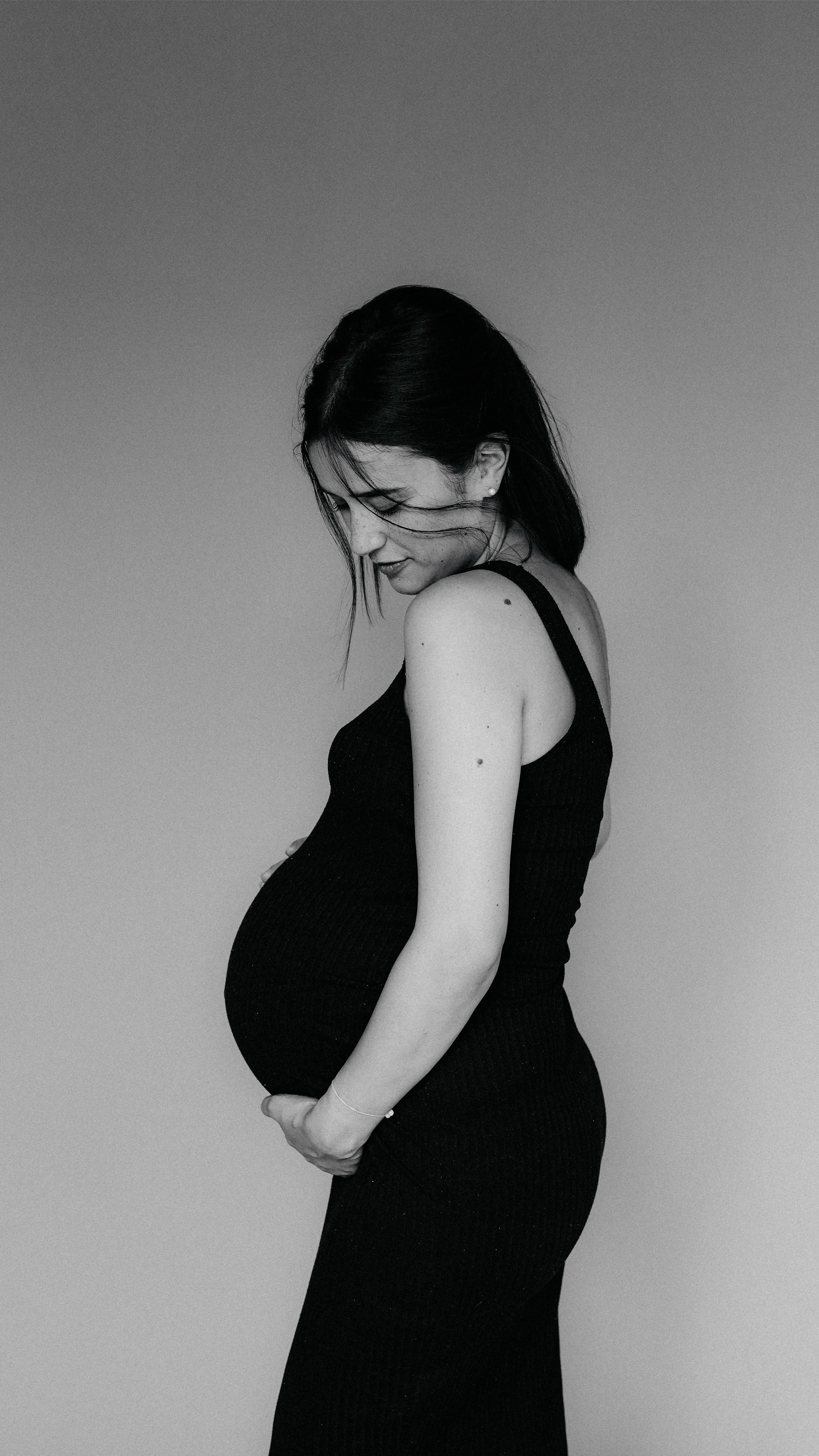 ✨ Babybauchzauber bei mir im Homestudio ✨
Diesmal durfte ich @patrizia__albano & @stephano_8_9 fotografieren – mit Hintergrundrollen in verschiedenen Farben haben wir eine ganz besondere, stimmungsvolle Atmosphäre geschaffen. 🤍 Die Vorfreude auf ihr kleines Wunder war in jedem Moment spürbar.
#babybauchshooting #homestudio #stimmungsvollefotografie #babybauchliebe #pregnancyphotography #karlsruhefotografin #mommytobe #daddytobe #erinnerungenfürewig