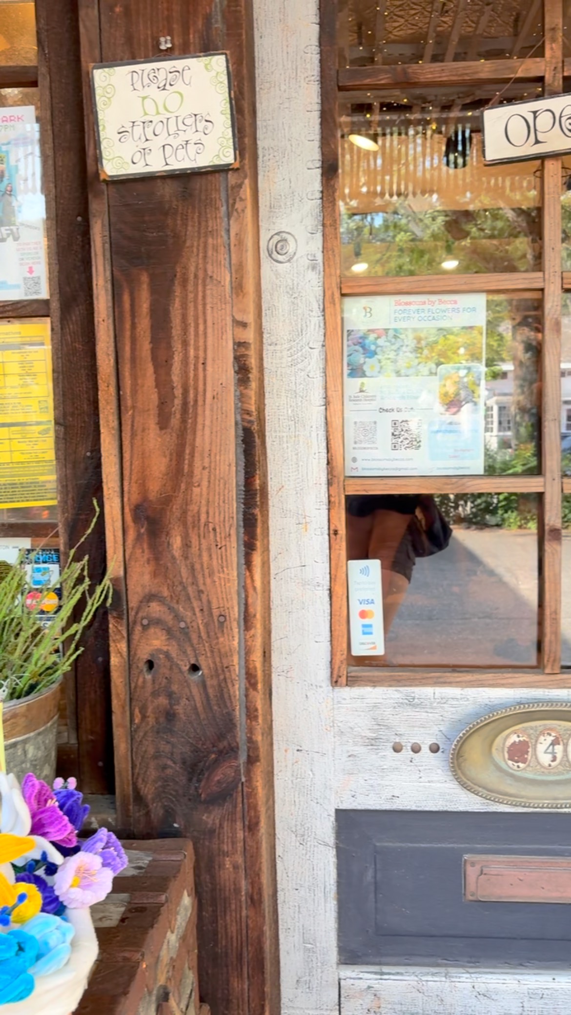 Another one of our amazing contributors made a large donation and promotes us through our poster!!🪻
Heartichoke
Address: 145 Main St, Northport, NY 11768
Hours: Mon, Wed, Fri–Sun (11 AM–5 PM)
A novelty store with a spiritual/boho vibe. They sell crystals, gemstones, and tarot cards. handmade jewelry such as earrings, bracelets, necklaces, candles, incense, essential oils, bags, wallets, home décor, frames, greeting cards
With a warm, cozy, and visually curated atmosphere, it makes it inviting for browsing and finding unique items.
Thank you so much again @northportheartichoke we appreciate all the you do for us!😇🌻
#sponserastem #blossomsbybecca #nonprofits #foreverflowers #northport #stjudestrong #heartichoke