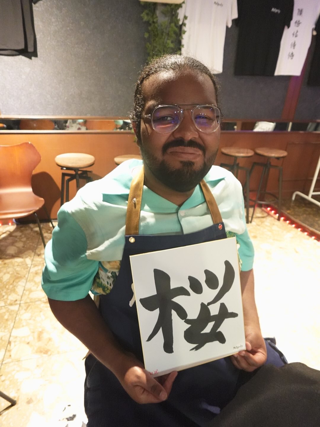 Thank you for coming✨🇸🇦
桜=Cherry blossom
寿=Long life
#calligraphyworkshopkyoto #malligraphy #thingstodoingion #tripkyoto #calligraphyclass