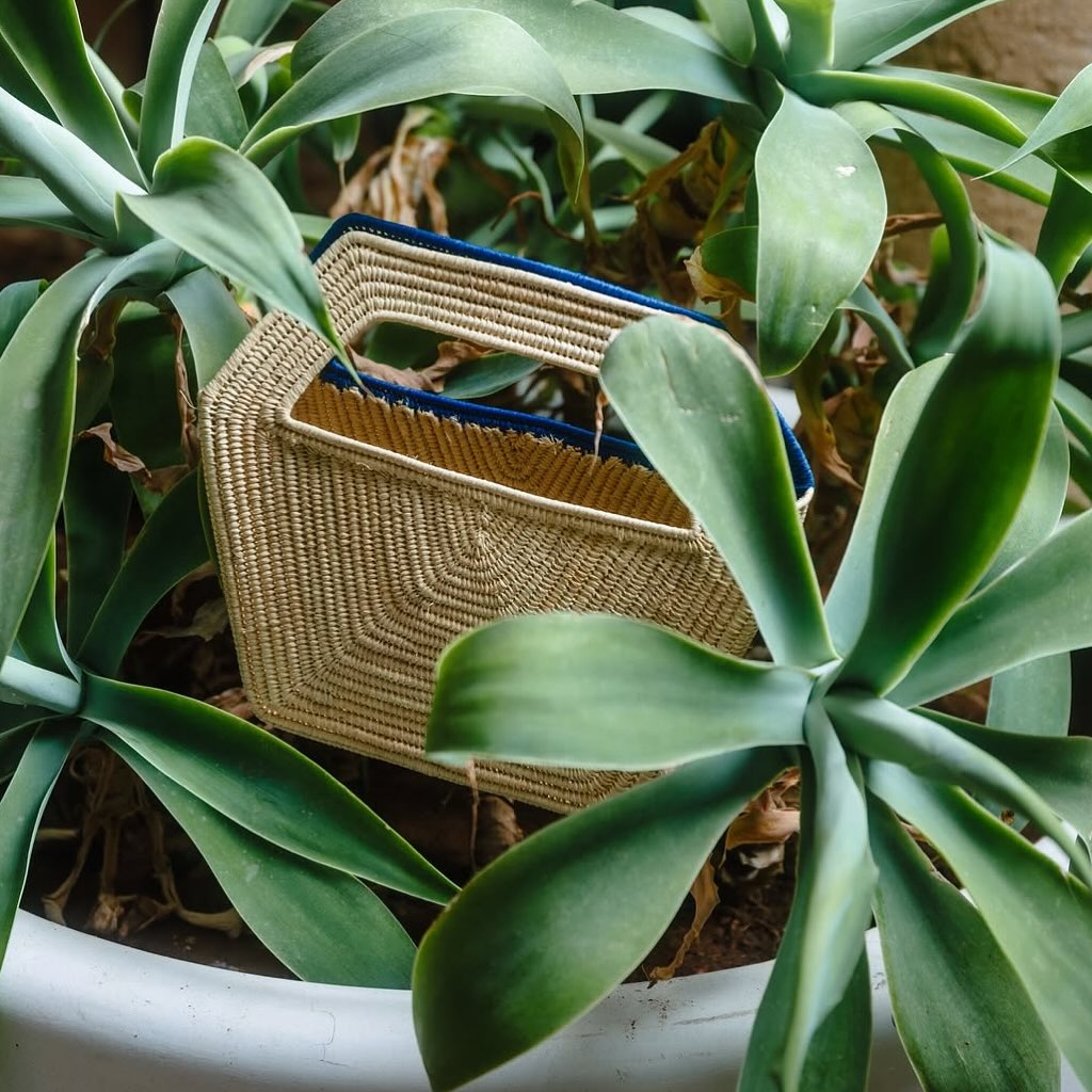 Contre Allee 🇲🇦
#madewithlove#madewithstyle#madewithpassion#madewithclass#handwoven#handmade#raffia#raffiashoes#
#fashionagency #multibrandshowroom #boutiqueowner #buyer
#conceptstore #curatedfashion #contemporaryfashion
#slowfashionmovement #timelessstyle #sustainableluxury
#emergingdesigners #sustainablefashion #ethicalbrands #designwithpurpose
#consciousstyle #artisanalfashion #newbrandalert #backlotshowroom