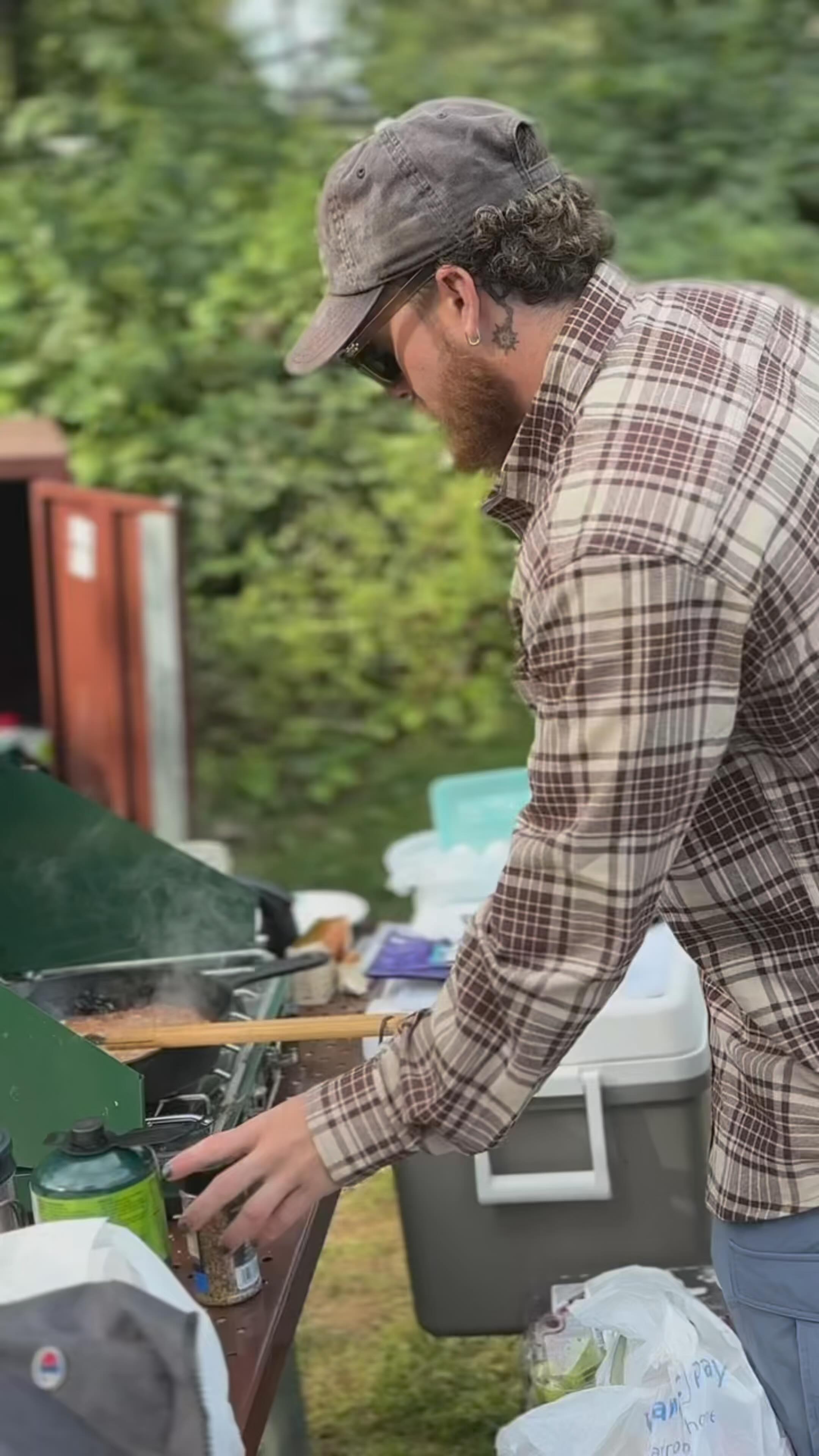 What a wonderful weekend reset with my boy @dysflexic_ . Reconnecting with nature always has a healing aspect to me. I’m forever thankful for my health and fitness level allowing me to hike 15+ miles in one day. Challenging myself in this way always reminds me of why we put in that daily work on our bodies to be able to enjoy those things. Take this as a reminder to get outside and enjoy yourselves before winter comes. Love you all ❤️
.
.
.
.
.
#lifestyle #mensmentalhealthawareness #hiking #shenandoah #mountains #thewellcraftedman #modernmasculinity