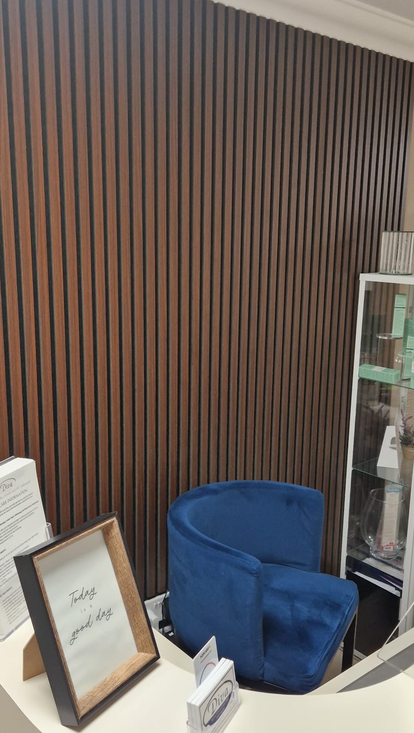 Last weekend we were in the salon painting and this weekend we were building!! This time with help from the professionals!!
Thank you so much @scott.swims for giving up your Sunday to make sure that our fresh new look is completed to such a high standard! Your OCD is nearly as bad as mine!!🤣
What a day!! Thanks @heather.gilchrist.79 for the cake delivery and @mogsxhal for the much needed coffees! 🙏
Lots done but lots still to do so keep an eye out for more changes and please let us know what you think of the changes….we hope you love them as much as we do!