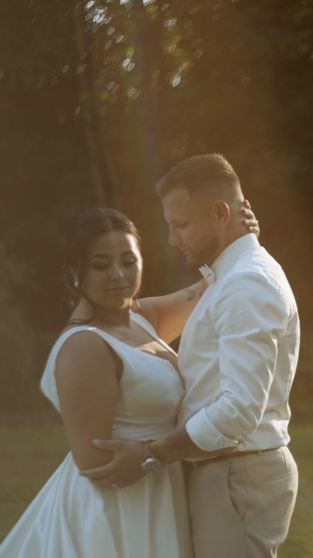 Svatba na Landeku? Může být, tam to máme rádi. Dj @honza.hanny.konecny ? Ok, to zní jako velká party. Děkujeme @lindaherakova_ a @tony.herak . Byla to jízda 🤙