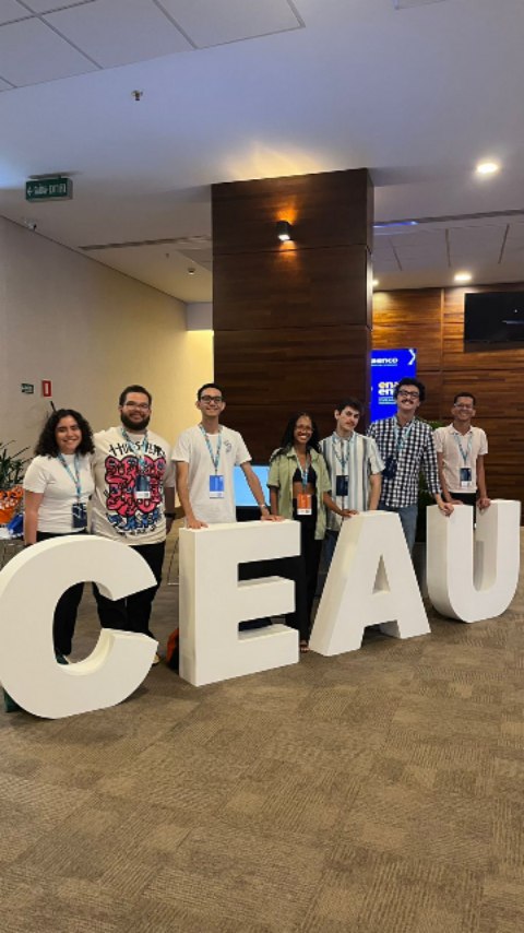 Estamos aqui na @cauconference 2025 e queremos convidar todos para um momento especial.
💬 Vamos nos reunir na Sala Buriti no dia 06/09, às 10h00, para dialogar sobre o movimento estudantil, suas pautas atuais e os caminhos que queremos trilhar juntos.
Este é um espaço para debatermos o papel da FeNEA na defesa de um ensino de qualidade, a luta por uma arquitetura socialmente engajada e contra todas as formas de opressão, e como fortalecer a representação estudantil dentro e fora das universidades.
Não é só uma reunião é um ato de encontro, porque, como diz nosso lema: "Viva a FeNEA que faz a gente se encontrar!" ✊
🗓️ Data: 06/09
⏰ Horário: 10h00
📍 Local: Sala Buriti | CAU Conference 2025
#VivaAFeNEAQueFazAGenteSeEncontrar