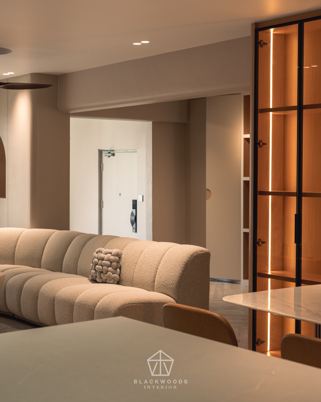A living space designed for flow and comfort.
From soft curves to textured layers, each
detail balances elegance with ease—crafted
to invite calm into everyday living.
#blackwoods #blackwoodsinterior
#interiordesignsg #singaporehomes
#quietluxury #modernminimalist
#contemporaryinteriors #neutralpalette
#designinspo