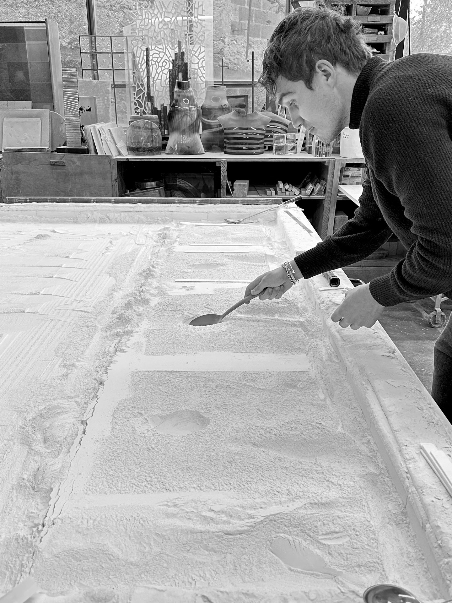 I’m excited to share about my new sculpture
“Frozen in Time.”
Working with glass for this piece was all about precision I shaped it using molds. At the center, a quartz crystal is held gently between two glass plates, capturing a moment of stillness that I hope you can feel when you see it.
