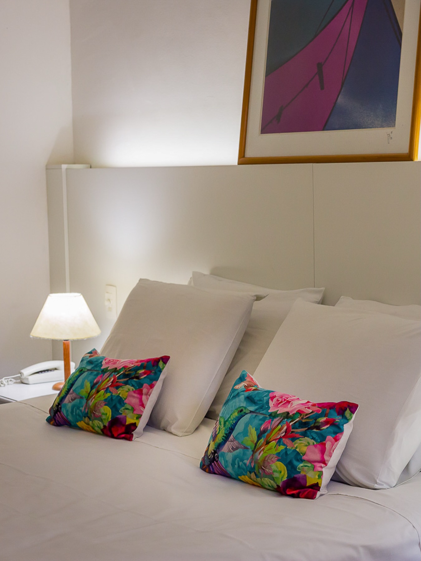 Detalhes que acolhem, cores que inspiram.
Aqui, o descanso tem beleza própria.
⸻
Details that embrace, colors that inspire.
Here, rest has its own beauty.
#PousadaDoPrincipe #SuaCasaEmParaty #Paraty #SlowLuxury #BoutiqueHotelBrazil