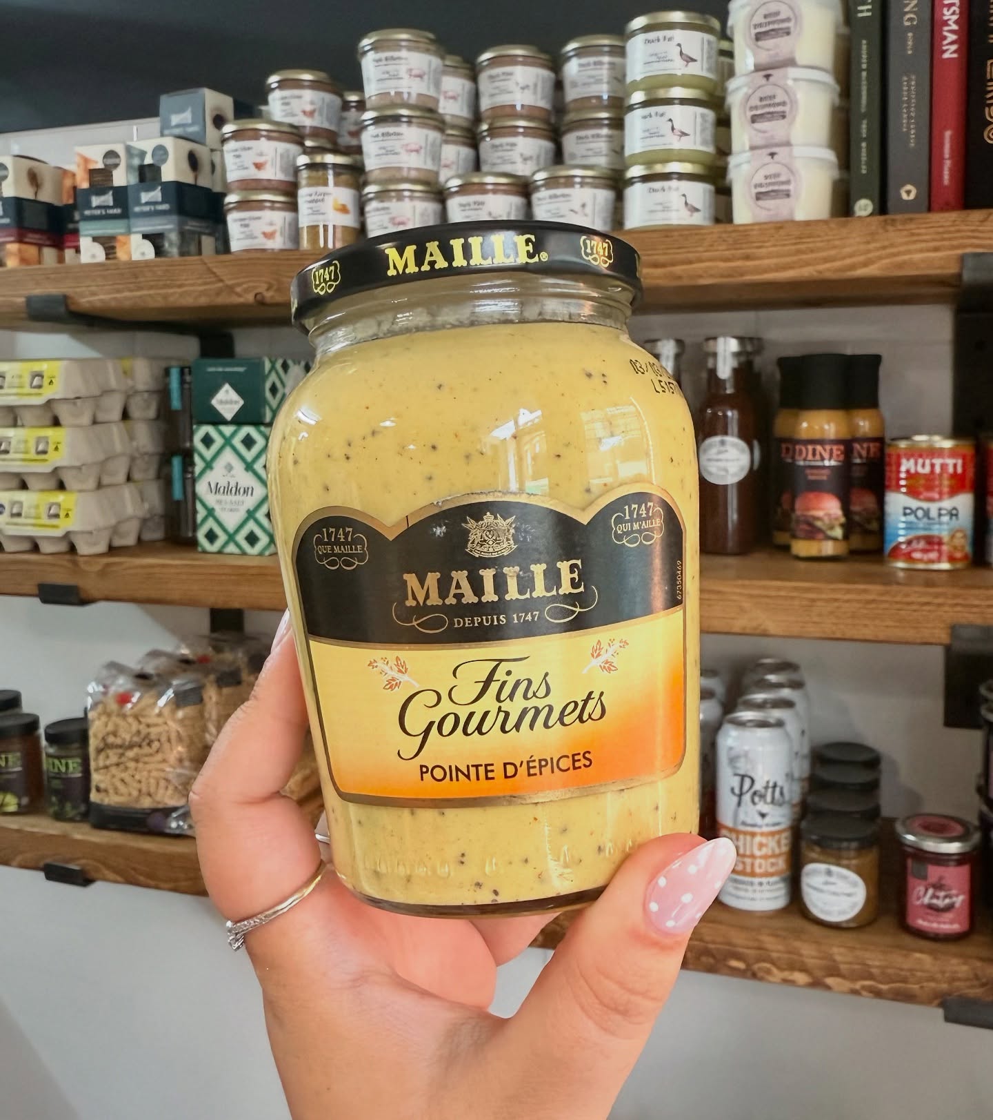 Oui Chef 👀
Have you spotted this addition to our Butcher’s Larder? @maille Mustard, the original recipe! The perfect edition to elevate any dish!
#stayhungrywokingham #foodies #spice #mustard #mustardlovers #delicious #cheflife #cooking #midweekdinner #yummy #french #localbusiness
