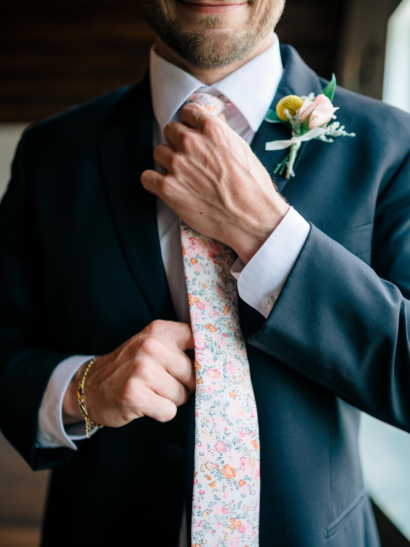 Knot your average groom🤍✨🌙
#starrynighteventsrva #groom #tie #popsofcolor #handsome #summer #weddingphotos #love #happy #starrynighteventsplanner #weddingplanning #eventplanner #starrynighteventsrvaflowers #floraldesigner #weddingflowers #starrynighteventsrvaweddings #becomeastarrynightcouple #joinmyfamily #snecouples #weloveourcouples #starrynighteventsrvacouples
Planning & Florals | @starrynighteventsrva @tanya_m_cornwell
Photography | @reneejeanphotography
Videography | @itsjustinbayless
Venue | @burlingtonweddingsva
DJ | @dj_c.c._official
Catering & Dessert | @cater2events
Rentals | @rentequipva
Photobooth | @dj_c.c._official
Couple | @becca_fields @lewjohnson9