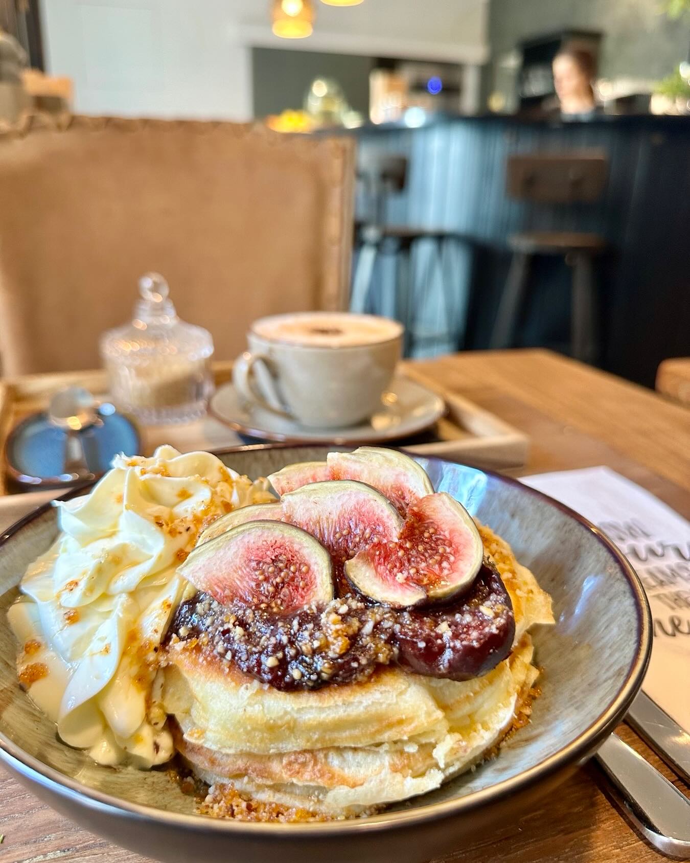 Být zpět ve městě je fajn, protože víme jak na to!
Od zítra 1.9. Pro vás oficiálně prodlužujeme léto! 🌞
A to posunutím otvírací doby 👇
⏰ Začínáme v 10 hod a končíme ve 21 hod .
💫 Počasí nám přeje! Tak proč si neprodloužit prázdninovou pohodu.
Přijďte, my jsme připraveni ❤️🫶
#kristies #ohodinudele #letopokracuje