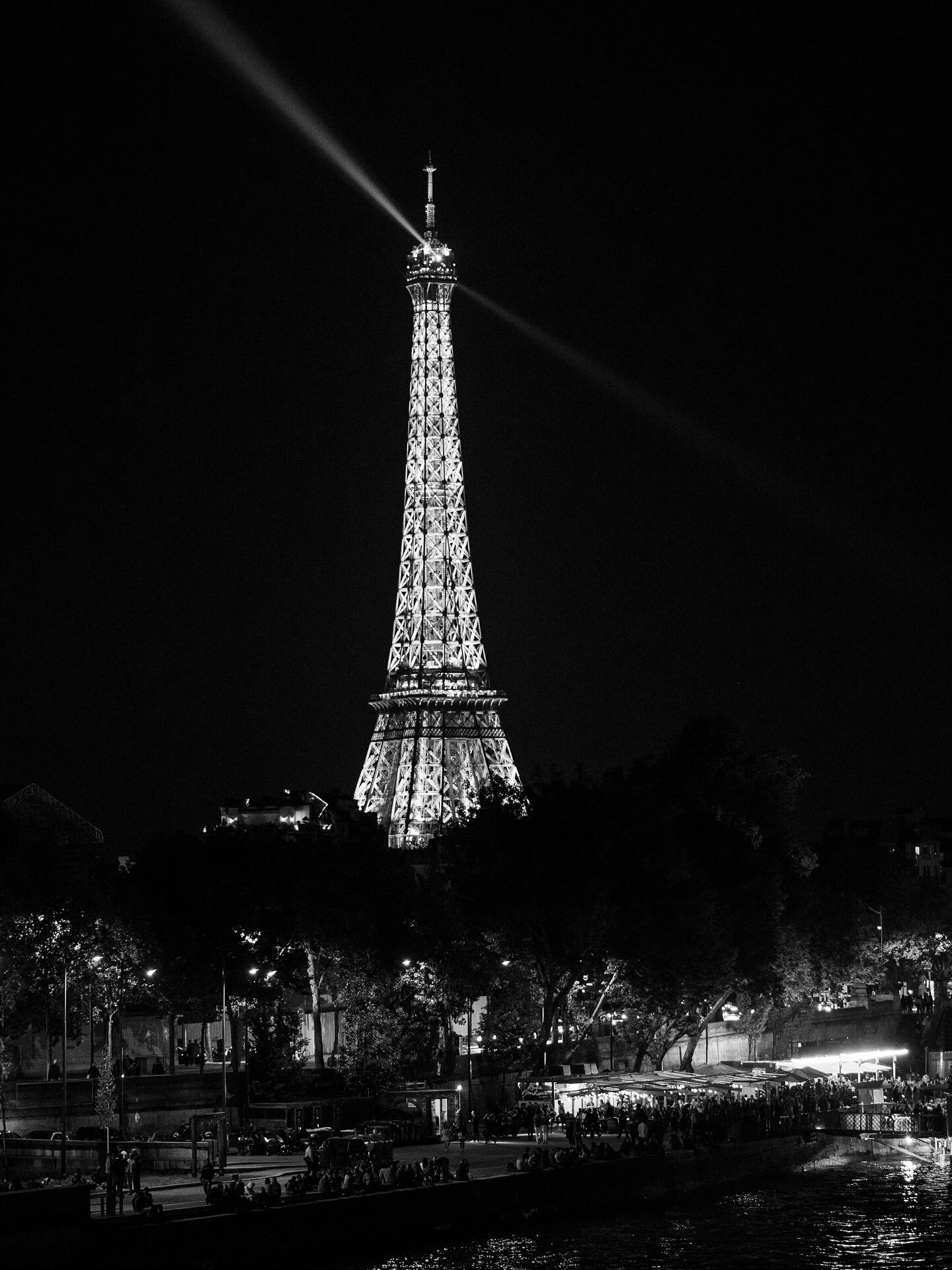 On revient sur du PanÂme by night.
#paris #parisbynight #panâme #panâmebynight #nightshot #urbanshot #urbanscape #toureiffel #noiretblanc #blackandwhite #blackandwhitephotography