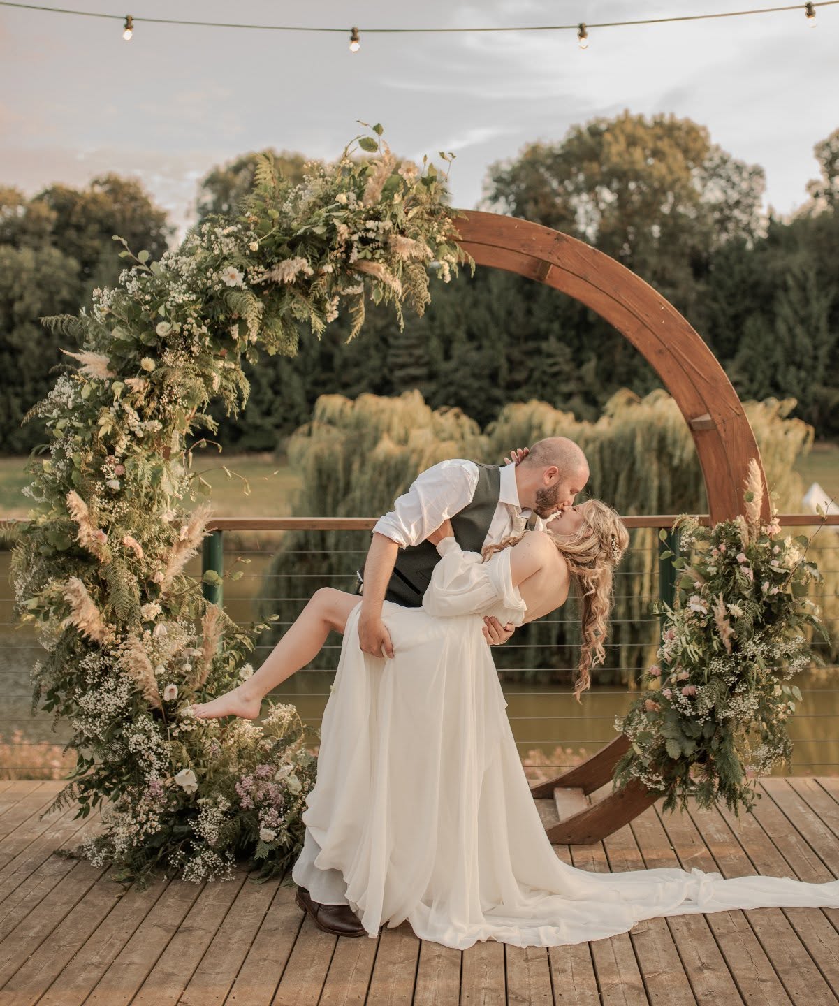 Some lovely enquiries coming though lately and another booking for @hadsham.farm.weddings next year. Can't wait to return to some fabulous venues over the coming year 🫶🏻
#hadshamfarmweddings #hadshamfarm #ukweddingphotographer #cotswoldweddingphotographer #gloucestershireweddingphotographer #wiltshireweddingphotographer #cotswoldwedding #oxfordshireweddingphotographer