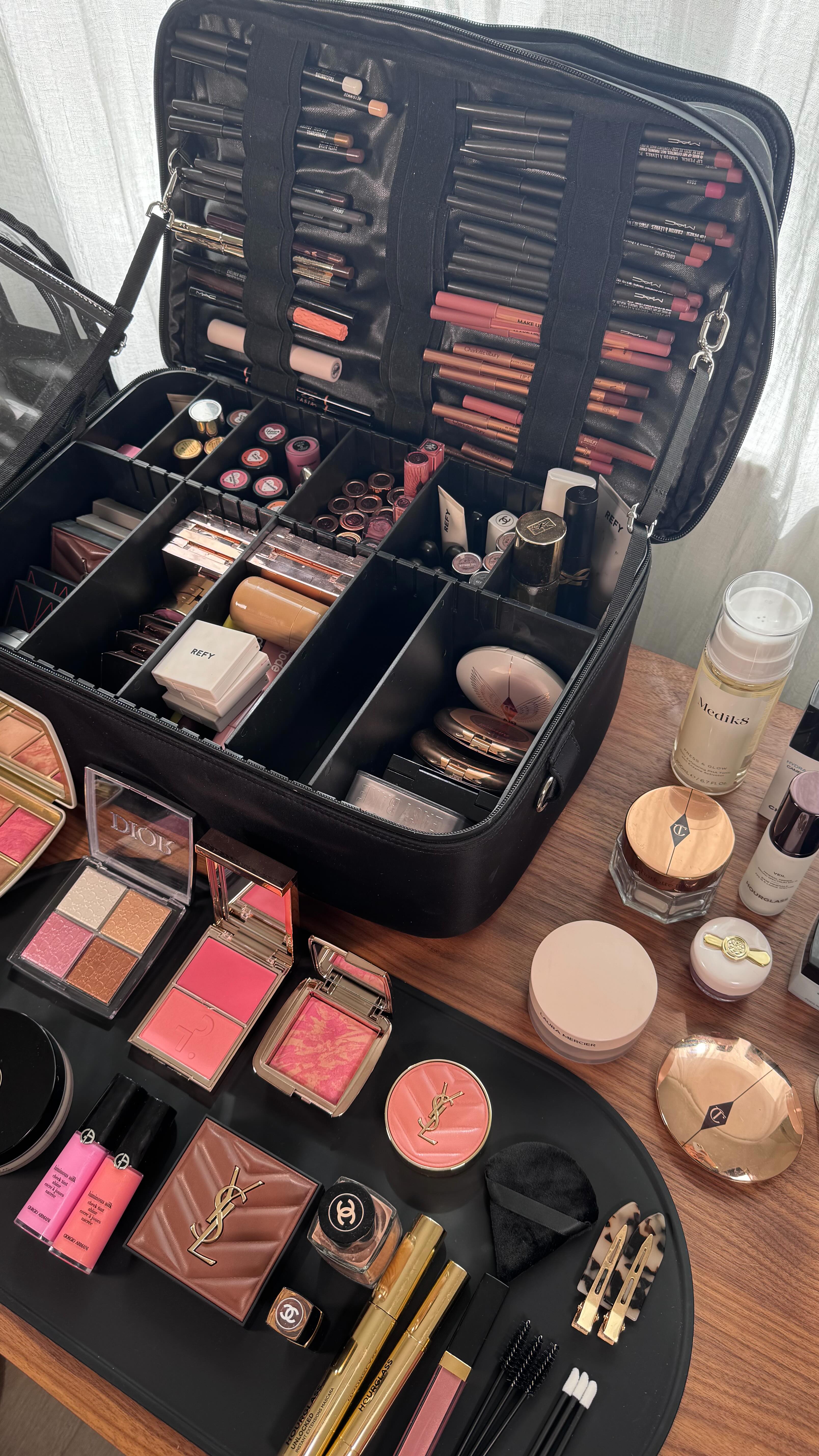 Pack my main @etoile kit bag with me ✨
Earlier this year I decided to start again with my kit, replaced my favourites and dedicated tens of thousands of pounds to try out and stock the most luxury and high performance brands in my kit to offer my brides.
Being a luxury bridal MUA is more than just makeup, it’s the most important makeup of your life, I’m in charge of your FACE on your wedding day. This is why I will always put an incredible amount of investment into my kit to ensure a luxury experience, longevity of makeup and the flawless result you deserve.
Bag one complete ✨(For now!) 🤍
Brands featured:
@hourglasscosmetics
@maccosmeticsuki
@rhode
@diorbeauty
@chanel.beauty
@armanibeauty
@yslbeauty
@refybeauty
@patrickta
@lauramercier
@hudabeauty
@toofaced
@nudestix
@makeupforever
@charlottetilbury
@narsissist
@drunkelephant
@anastasiabeverlyhills
@rarebeauty
@natashadenona