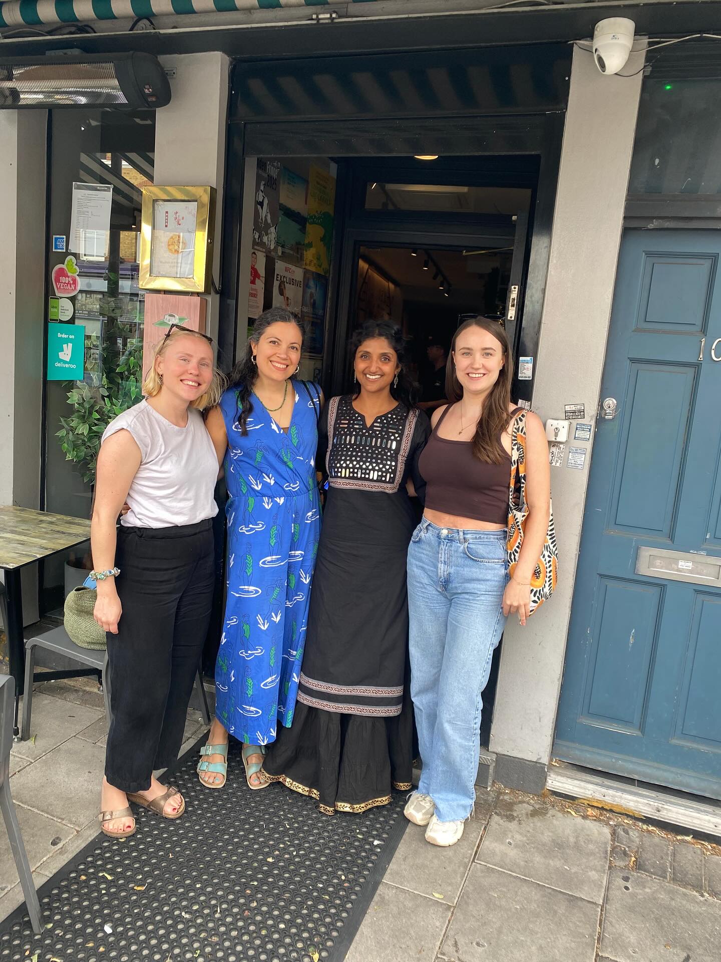 Reflecting on the beautiful Summer I’ve had with friends, dancing to incredible music and basking in the warm Sun.
feels like a distant dream on this very very wet London day.
Still have a last hit of summer to enjoy in Sicily next month at my retreat 🌞 If you fancy coming along, there are a few spaces left — just message me xxx