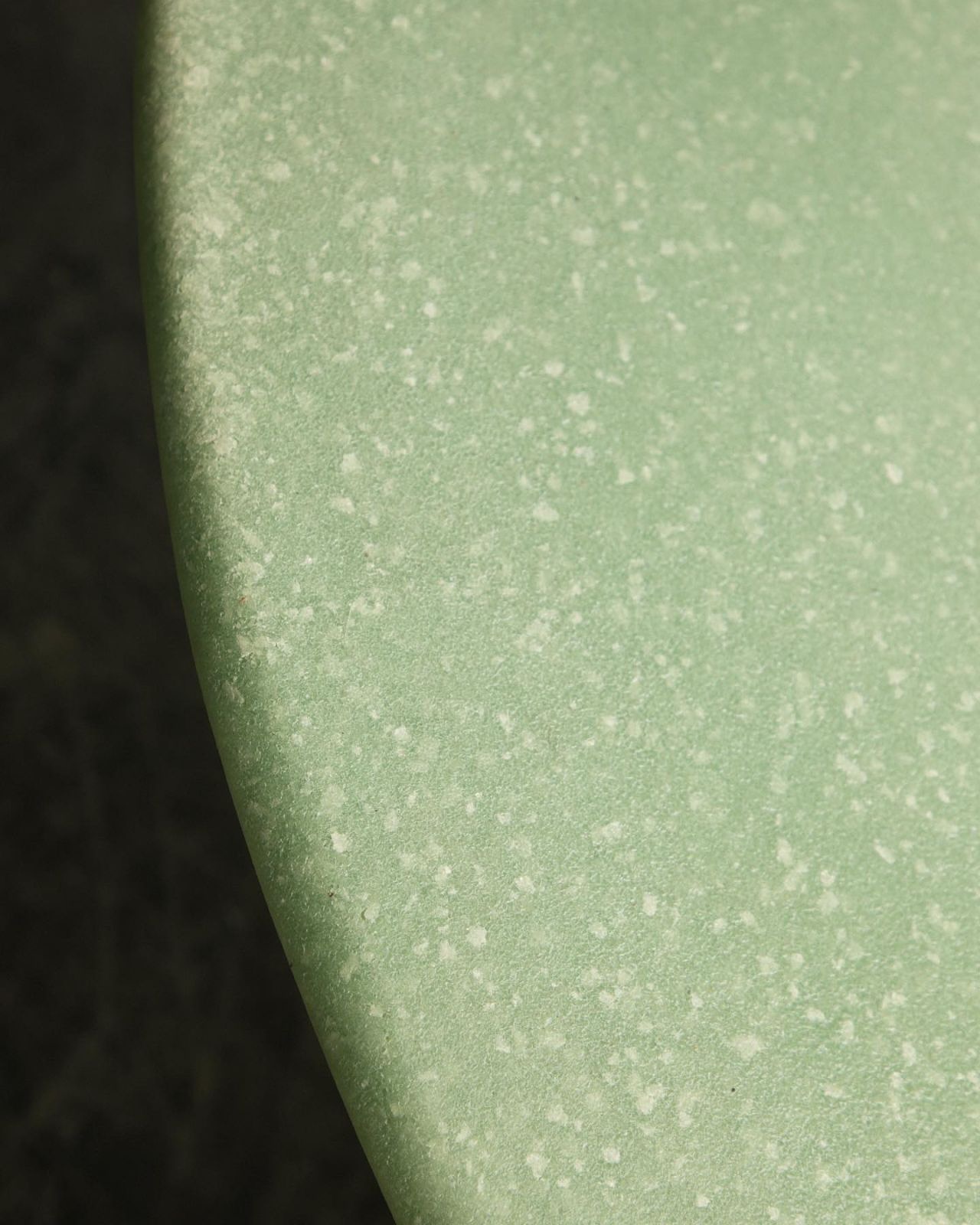 This year @glasitalia have been busy creating new materials with recycled glass.
These BABAR tables, designed by @patricia_urquiola , are crafted from 100% recycled glass. This is a conglomerate of recycled glass grit and glass shards blended with biopolymers.
They come in a small range of pastel colours. As each piece is handmade and due to the process each one is unique and unrepeatable.
The table’s surfaces are irregular & the geometry is organic. The collection celebrates the materiality of the recycled glass particles.
#glass #recycledglass #glassinterior #materialinnovation #recycledmaterials #recycledfurniture #architecturalglass #architecturalmaterials #highendinteriors #interiordesign