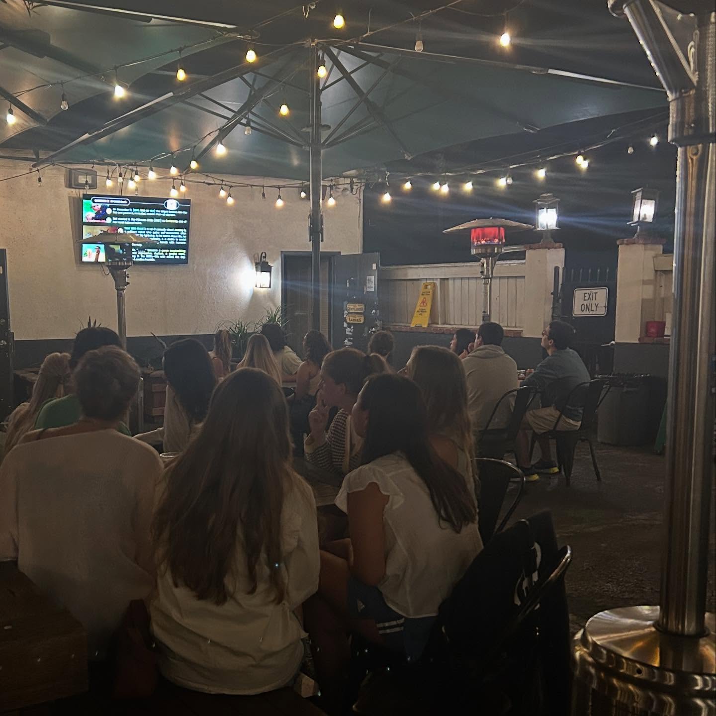 First Trivia of September!! Take a break from doomscrolling and head out to Brennans to put your brain to good use (and drink some 🍻 to bring it down a little bit).
Trivia with @headgamestrivialosangeles is from 8PM to 10PM on the patio!! Our fantastic host @reedharperr will be yelling at you through the microphone.
1st Place 🥇: $50 Gift Card and bragging rights
2nd Place 🥈: $30 Gift Card and half bragging rights
Don’t forget about the beer round!
Be there or be 🟥!
#trivia #wednesday #wednesdaytrivia #fun #losangeles #events #wednesdaynight #venice #marinadelrey #weekdayfun #events