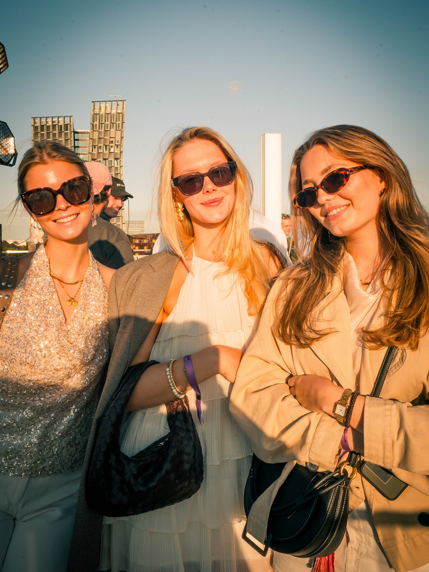 DISCO AFFAIRS X GAGA ROOFTOP OPEN AIR
What a way to close the open air season 🌇✨
Our last open air of the year on the Gaga Rooftop was pure magic – perfect weather, incredible vibes, and a crowd that never stopped dancing. Thank you for making this night unforgettable!💜
Your photos are now online on our website - link in bio!
📸 @media.yannicksinn
#discoaffairs#event#openair#hamburg#housemusic#houselovers