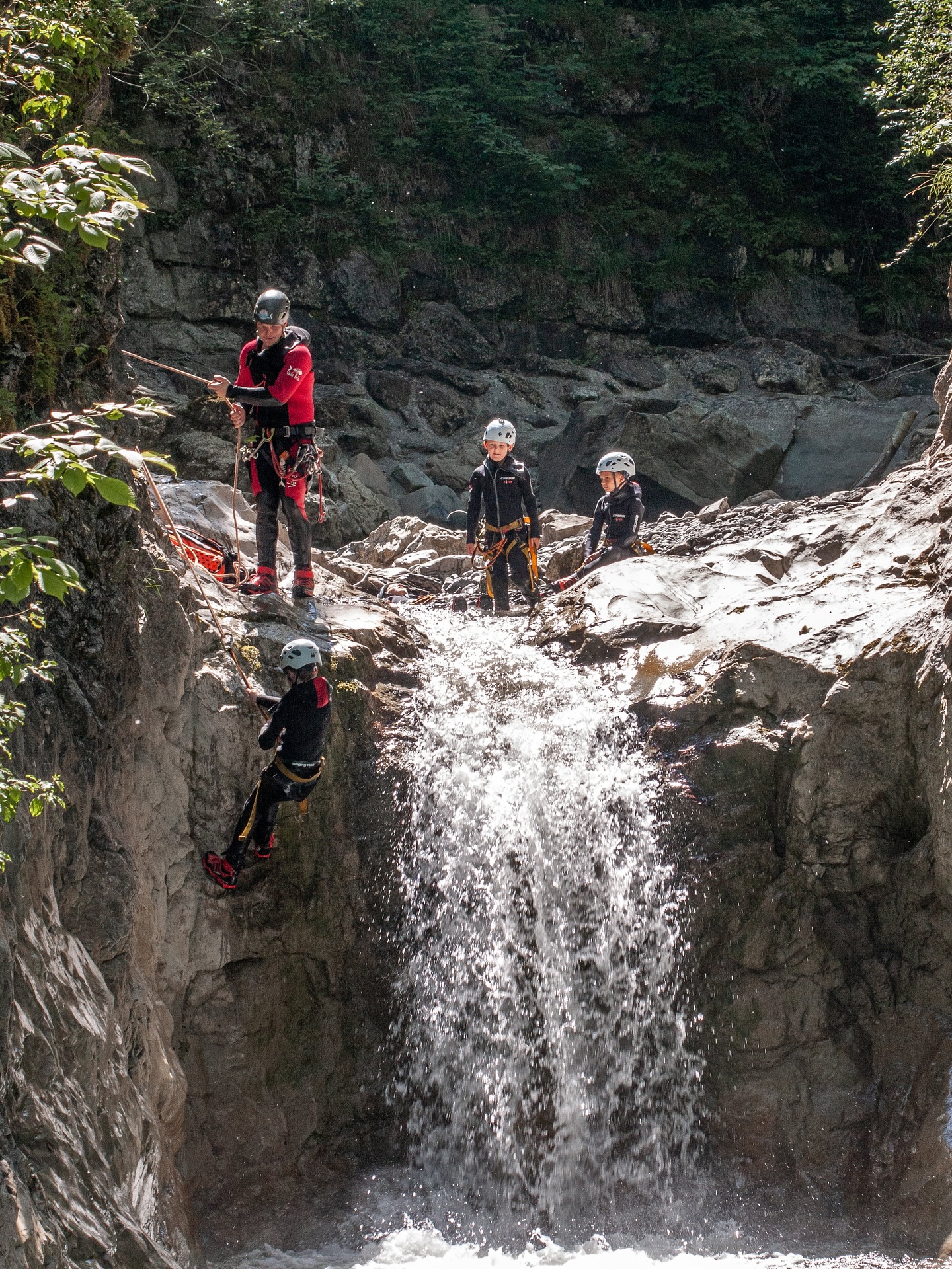 mini canyonauten ⚡️
#canyoning #familiencanyoning #abenteuer #visitvorarlberg #luckyguiding