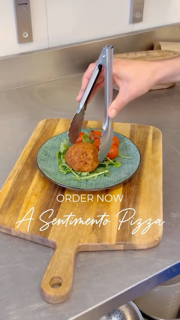 Just our own homemade arancini and supplì – golden, crispy, and packed with flavor! 🍚🧀🇮🇹
Perfectly crunchy on the outside, creamy and cheesy on the inside.
Italian street food straight from our kitchen!
#Arancini #Suppli #HomemadeGoodness #ItalianStreetFood #RiceBalls #Foodie #MadeWithLove #CrispyDelicious #ComfortFood #HomeCooking #FoodLovers #ItalianVibes