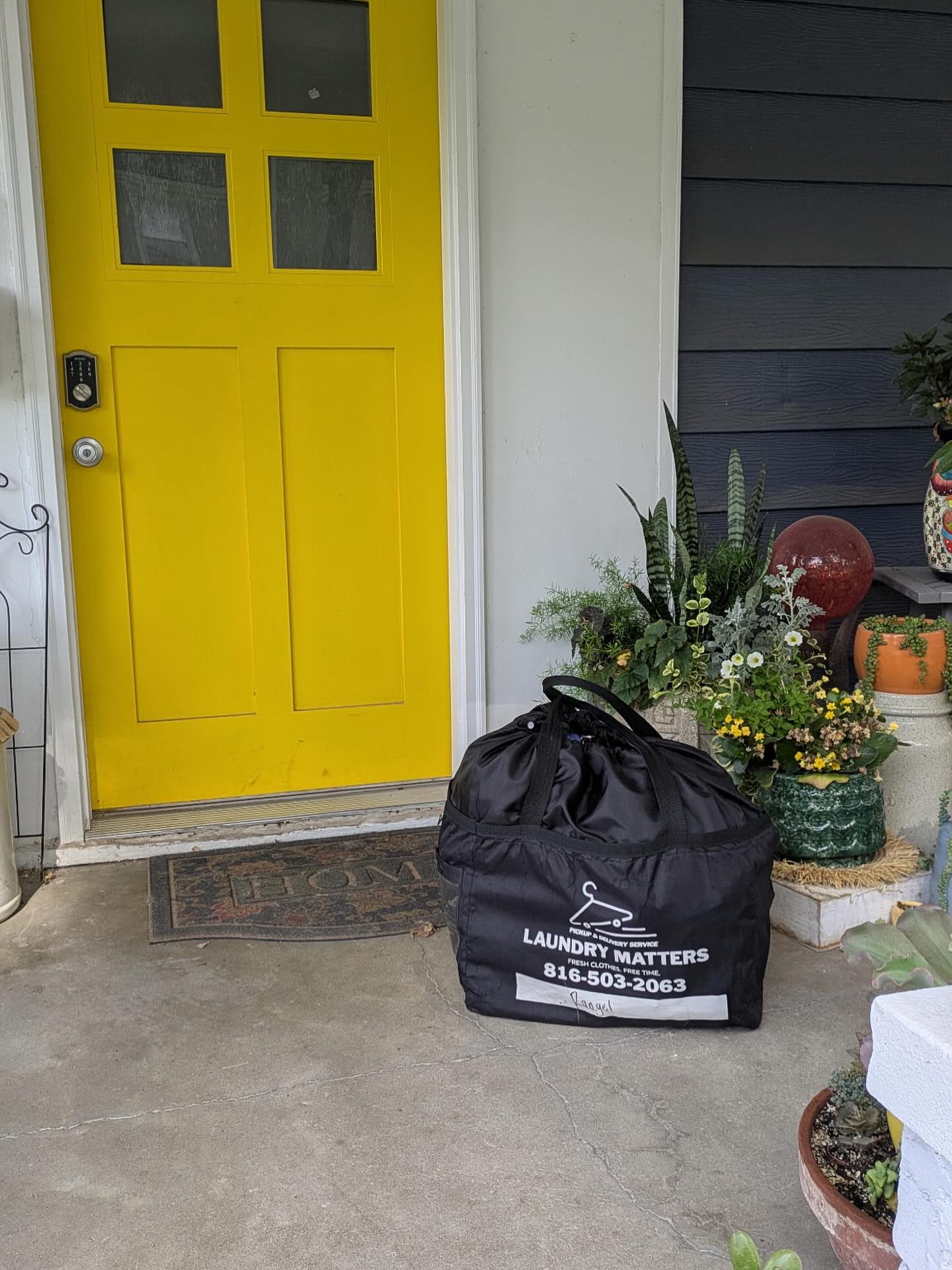 💡 Did you know?
Laundry Matters offer the lowest laundry prices in the area — and we come right to your door!
🧺 Full laundry pick-up & delivery
🧼 Cleaned, folded, and returned fast
📍 Locally owned & trusted by families all over the kc metro area!
Why spend your weekend doing laundry?
Let us take care of it — for less!
Message us today to schedule your pick up!
816-503-2063
Www.laundrymatterskc.com
#LaundryPickup #StressFreeLaundry