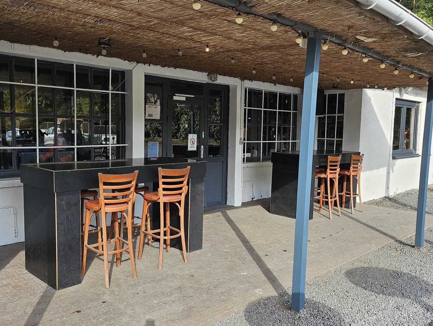 Wat een geweldige club! 💙 Wat een fantastische vrijwilligers!! Dreamteam! 3 lange klus dagen met gisteren de grote finale, en wat voor één! Zoveel helpende handen die zich belangeloos hebben ingezet om de club in een nieuw jasje te steken. 💙 Prachtig resultaat - teamwork! Met dank aan Brico Merksem en @deolifant_verf
.
.
#clubkoningshof #clubliefde #vrijwilligers #teamwork #dreamwork #depheyp