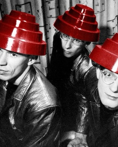 Well that’s it, summer is over. Autumn is for some… but not for everyone. If you’re feeling a bit doom and gloom about the change of the season, why don’t you read this version of ‘Riffs To Listen To’ which features the likes of @clubdevo to @laineywilson, live now.