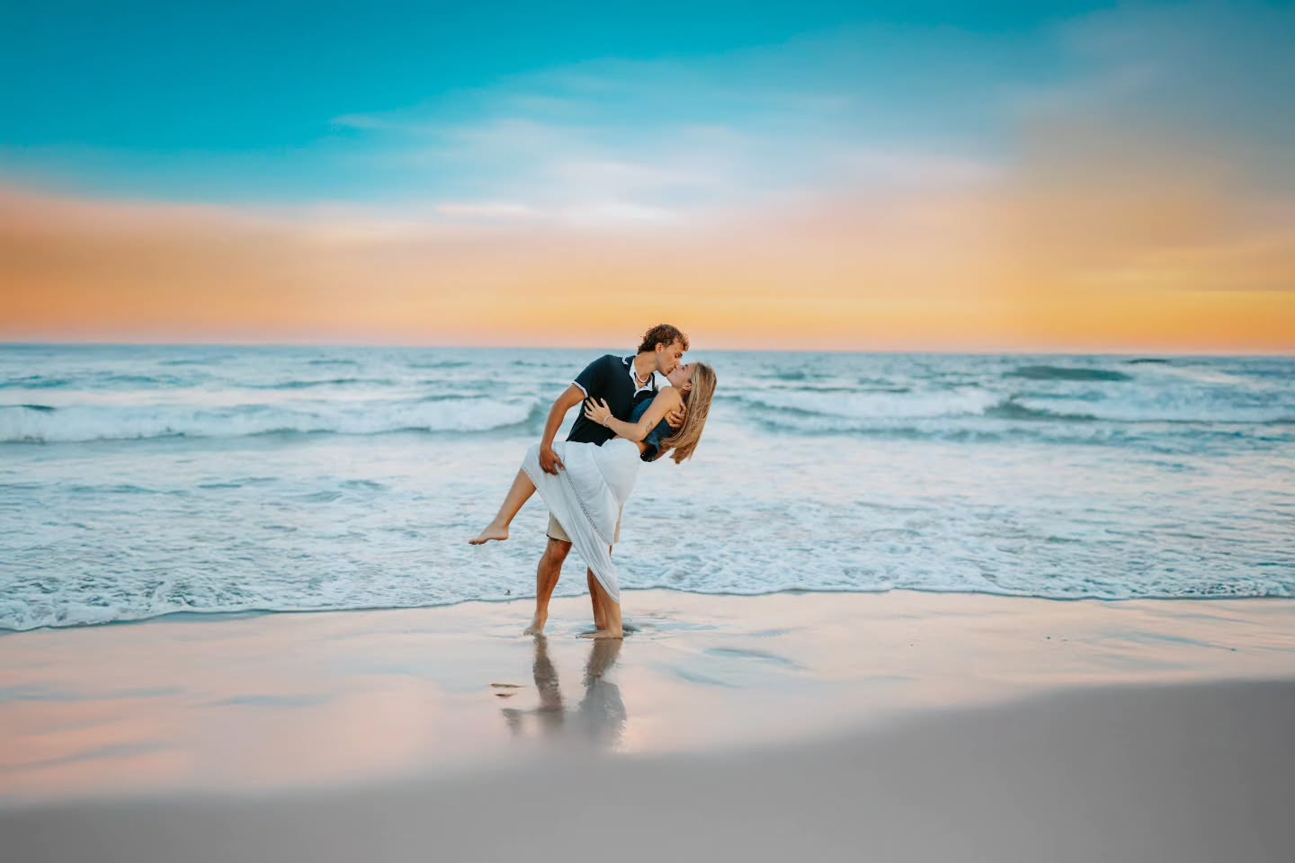 Soft waves, golden light, and the dreamy cotton candy sky! 😍
#CottonCandySky #GoldenHourMagic #LoveInEveryFrame
#beachphotos #couple #photographer #photooftheday #fyp