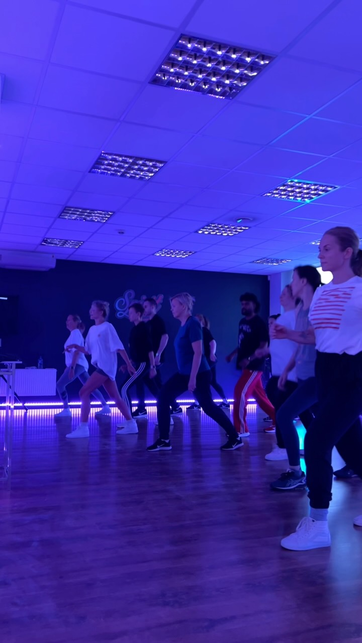 SHUFFLE & SHAPES BABIES ๐ฃ
New shuffle & shapes dancers have been born ๐คฉ
Love to see a full house ๐ and no, we cannot fit more people in this room, you have to wait for the next course in late october/beginning of november ๐ค
Teacher: @dancer_galia โค๏ธโ๐ฅ