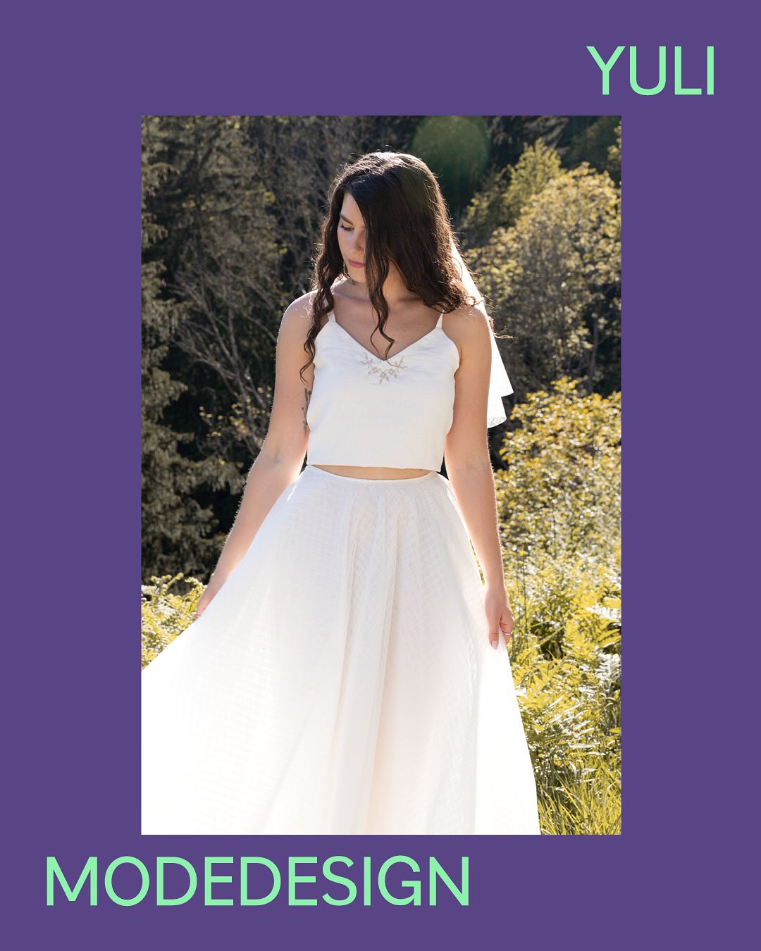 YULI Design Atelier
Wo Bündner Geschichte in jedem Stich lebendig wird.
YULI ist ein Bündner Designatelier, bei dem sich alles um den Bündner Kreuzstich dreht. Im Atelier in Tamins entstehen massgeschneiderte Braut- und Festkleider mit viel Liebe zum Detail. Die Kreationen sind mehrteilig, sodass die Teile auch nach dem Fest neu kombiniert weitergetragen werden können. Ergänzt wird das Sortiment durch Taschen und Accessoires aus Bündner Hirschleder sowie kunstvoll bestickte Wandbilder – alles Unikate, sorgfältig entworfen, genäht und bestickt von Anna Laura.
#YULIDesignAtelier
#BündnerKreuzstich
#GraubündenStyle
#TraditionTrifftDesign
#SchweizerHandarbeit
#MassgeschneiderteMode
#BrautkleidMitHerz
#HirschlederAccessoires
#TextileKunst
#EinzigartigBestickt
@yuli.designatelier @yuli.designatelier @yuli.designatelier ❤️