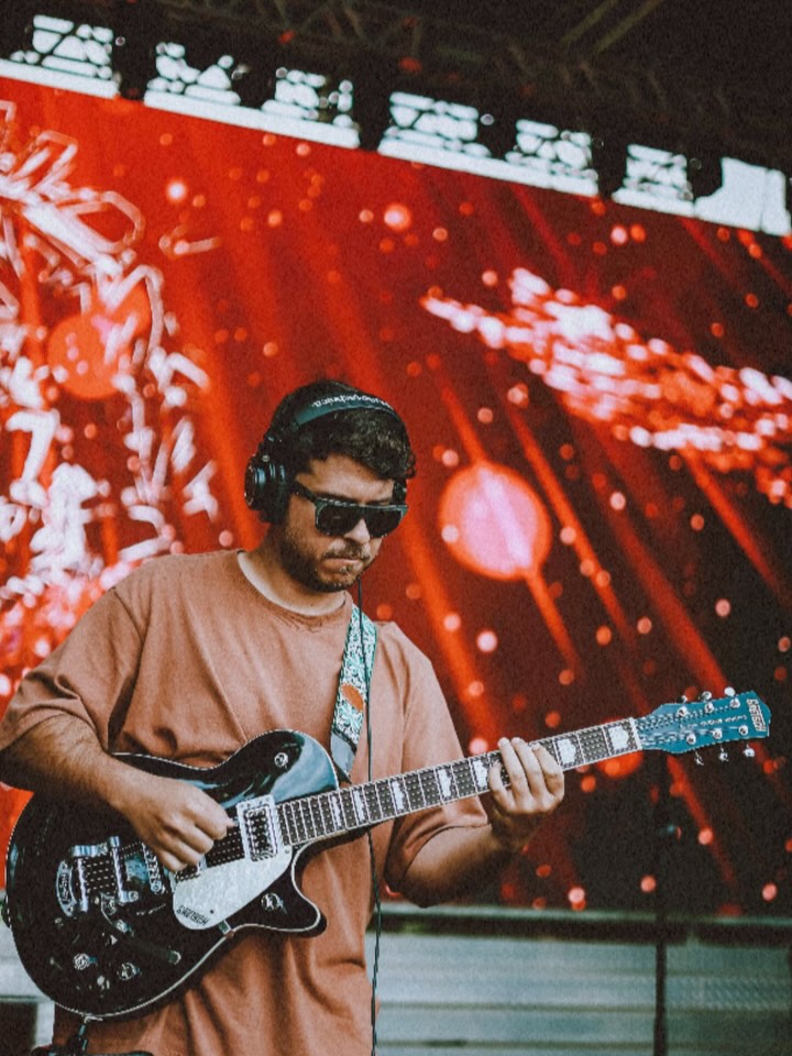 ➡️ Are you ready for the show? 👀
Você está pronto para o show?
#musicshow #liveperformance #aovivo #f_rlan #chillhop #randb #instrumental