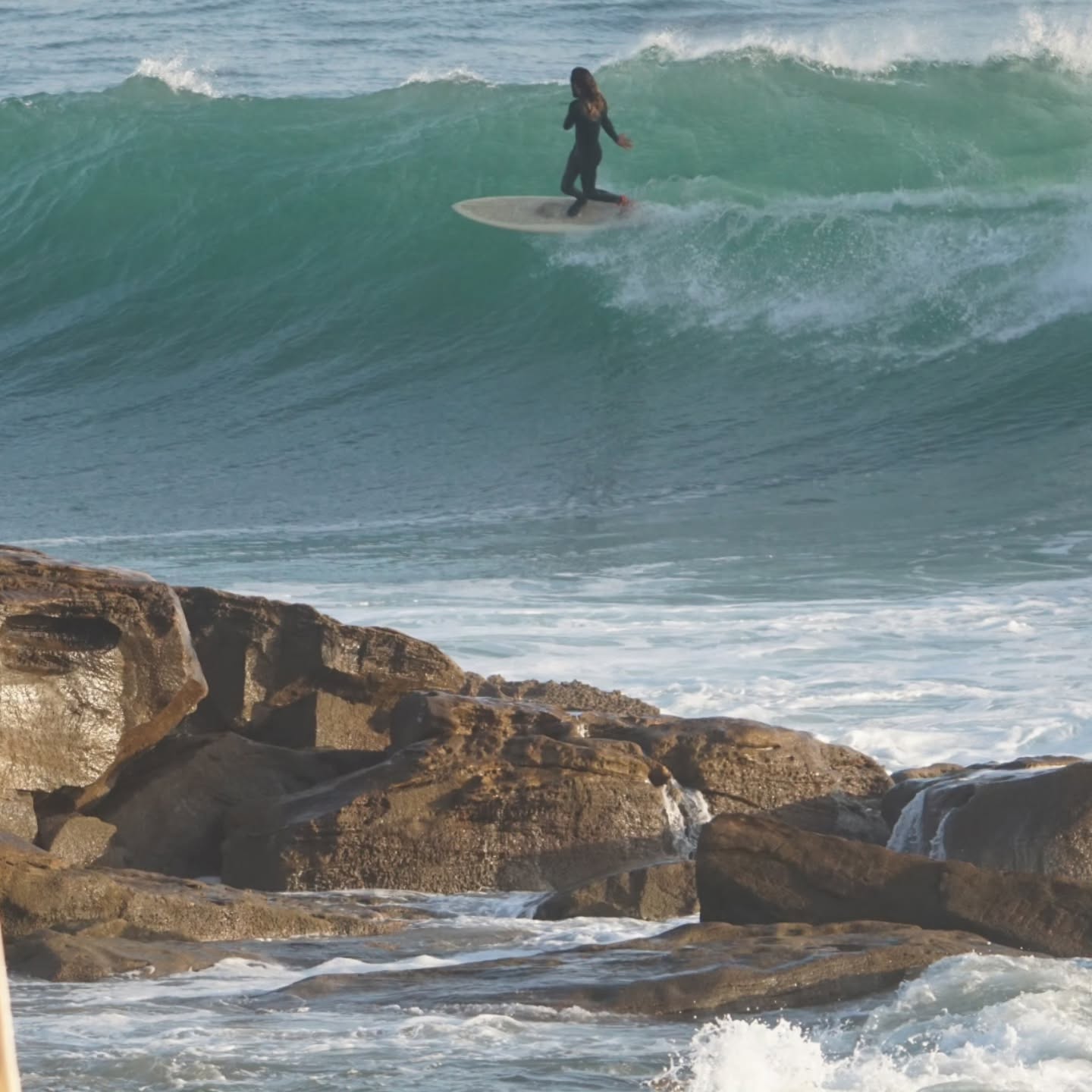 Season started early last week. And more is coming!
It's going to be a great season guys - see you out there!
#snoopystyle #surfer #surfphotography #anchorpoint #morocco #swell #stormerin #waves #surf #taghazout #surftrip@cocoarthursurfer@ne_surfinn@almodasurfboards