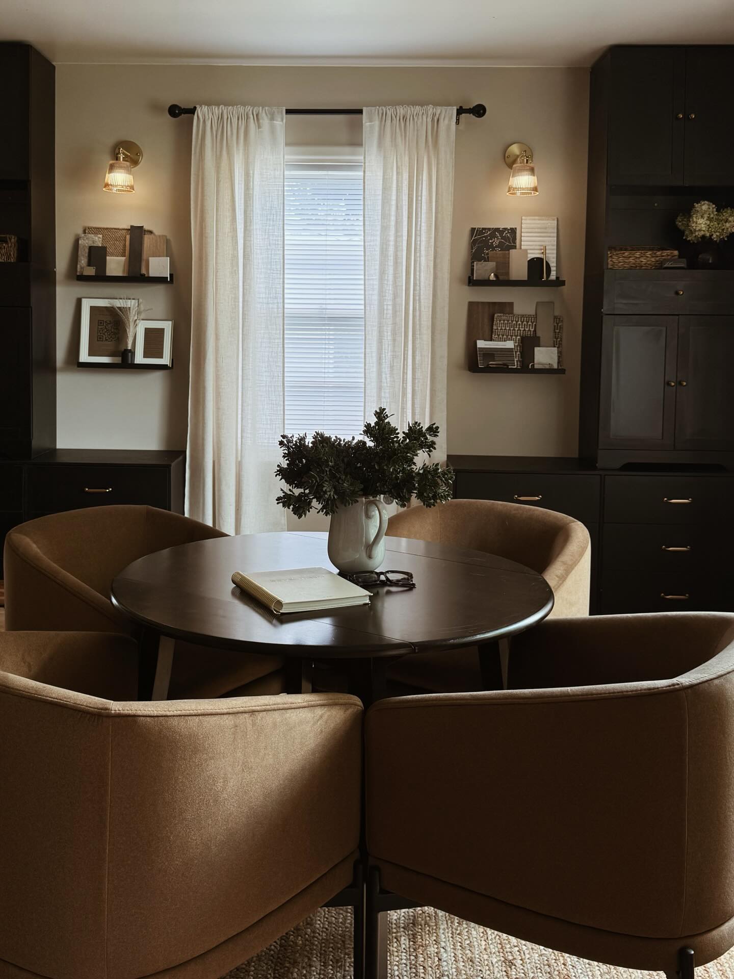 The home office where ideas turn into beautiful designs🤎