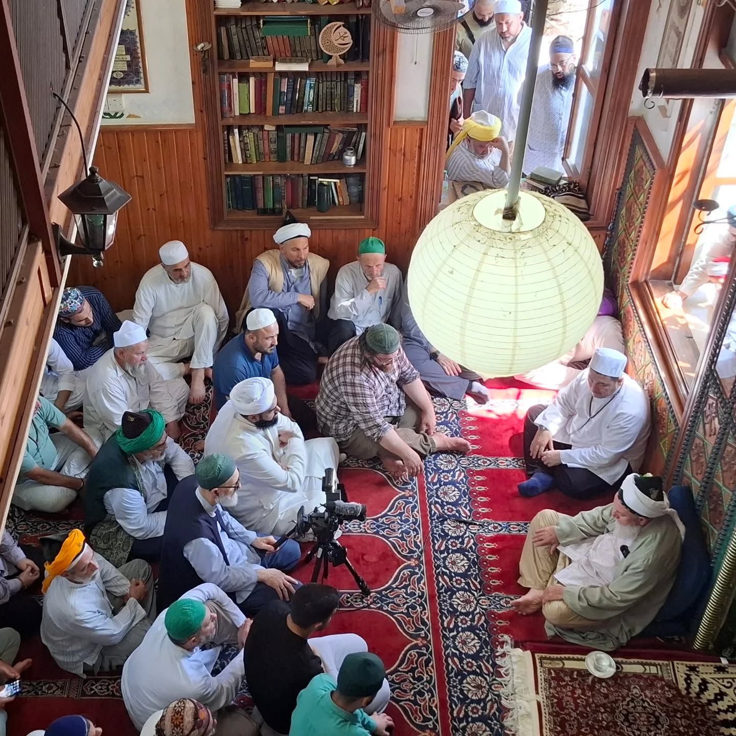 Zuhr with Mawlana in Lefke.
.
.
.
#sheikhmehmet #sheikhmehmedefendi #sheikhmehmetadil #naqshbandi #naqshbandisufi #naqshbandihaqqani #naqshbandiyya #naqshbandihaqqani #tasawwuf #tarriqat #tariqa #tariqatnaqsyabandiyah #tasawuf #tariqah #tasawuff #tariqatnaqshbandialiyya #sufism #tariqasufivibes #islam #muslim #sufi #sufizm #sufiquotes #sufitariqa #sufism #tariqat