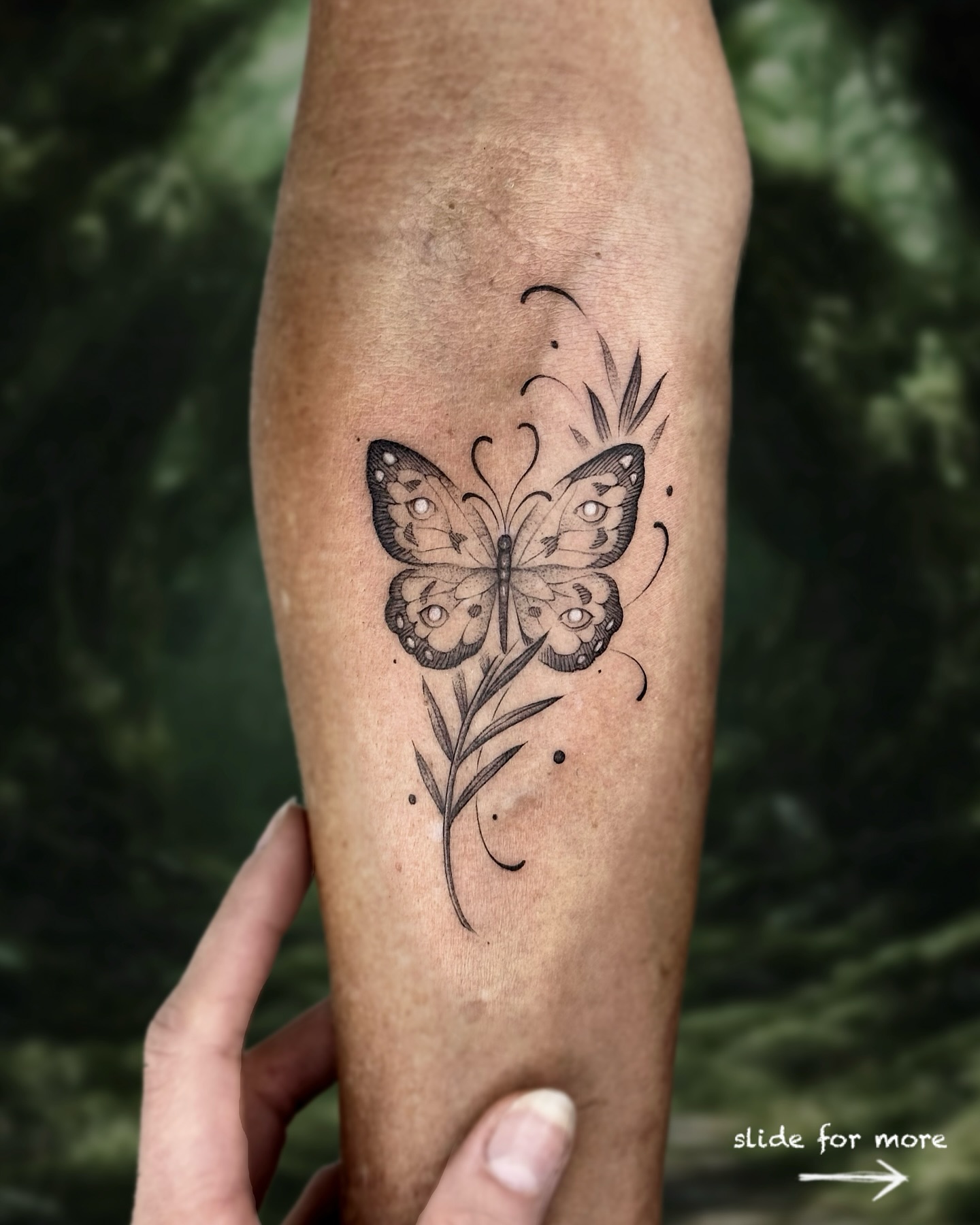 โข ๐ ๐๐๐๐๐๐ ๐๐ ๐๐ ๐๐๐๐๐๐ โข
๐ฆ ๐ด๐ธ๐ช๐ฑ๐ฆ ๐ง๐ฐ๐ณ ๐ฑ๐ณ๐ฐ๐ค๐ฆ๐ด๐ด ๐ข๐ฏ๐ฅ ๐ฎ๐ฐ๐ณ๐ฆ!
I've got to tattoo my lovely mum, again! That's her 4th tattoo so far and I couldn't be more grateful with her support. It was actually my mum who suggested me that I should become a tattoo artist, during dinner time when I was 17. Forever thank you, mum ๐ค *Spoiler alert*: I might do the same tattoo on myself, when time allows.
๐ฟ Bookings are open for October - for all enquiries, fill up the form (link in bio) or email me at contact@paolafay.com , I'd love to tattoo you, or your mum, or both of you! :)
๐ฟ ๐๐ฉ๐ข๐ฏ๐ฌ ๐บ๐ฐ๐ถ ๐ง๐ฐ๐ณ ๐ด๐ถ๐ฑ๐ฑ๐ฐ๐ณ๐ต๐ช๐ฏ๐จ ๐ฎ๐ฆ & ๐ฎ๐บ ๐ข๐ณ๐ต
Done at my studio @sanctuarink with the best @elitetattooofficial needles ๐
#fantasytattoo #dragontattoo #butterflytattoos #mermaidtattoo #botanicaltattoo #londontattoo #tattooartist #darkfantasy #darktattoos #naturetattoo #fairytattoo #uktattooartist