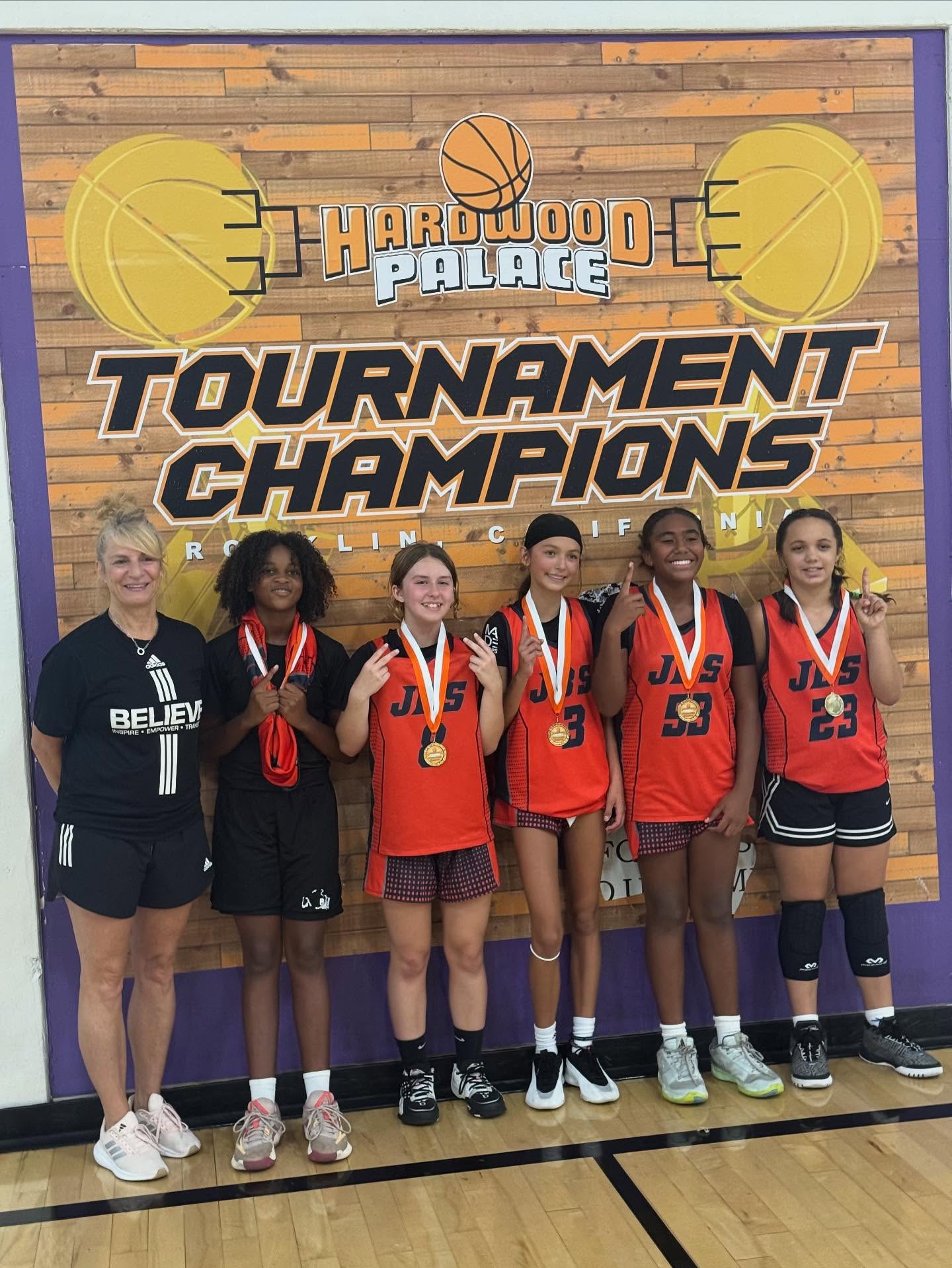 A little short handed today, but these girls fought and found a way to win! Just Believe…🏀