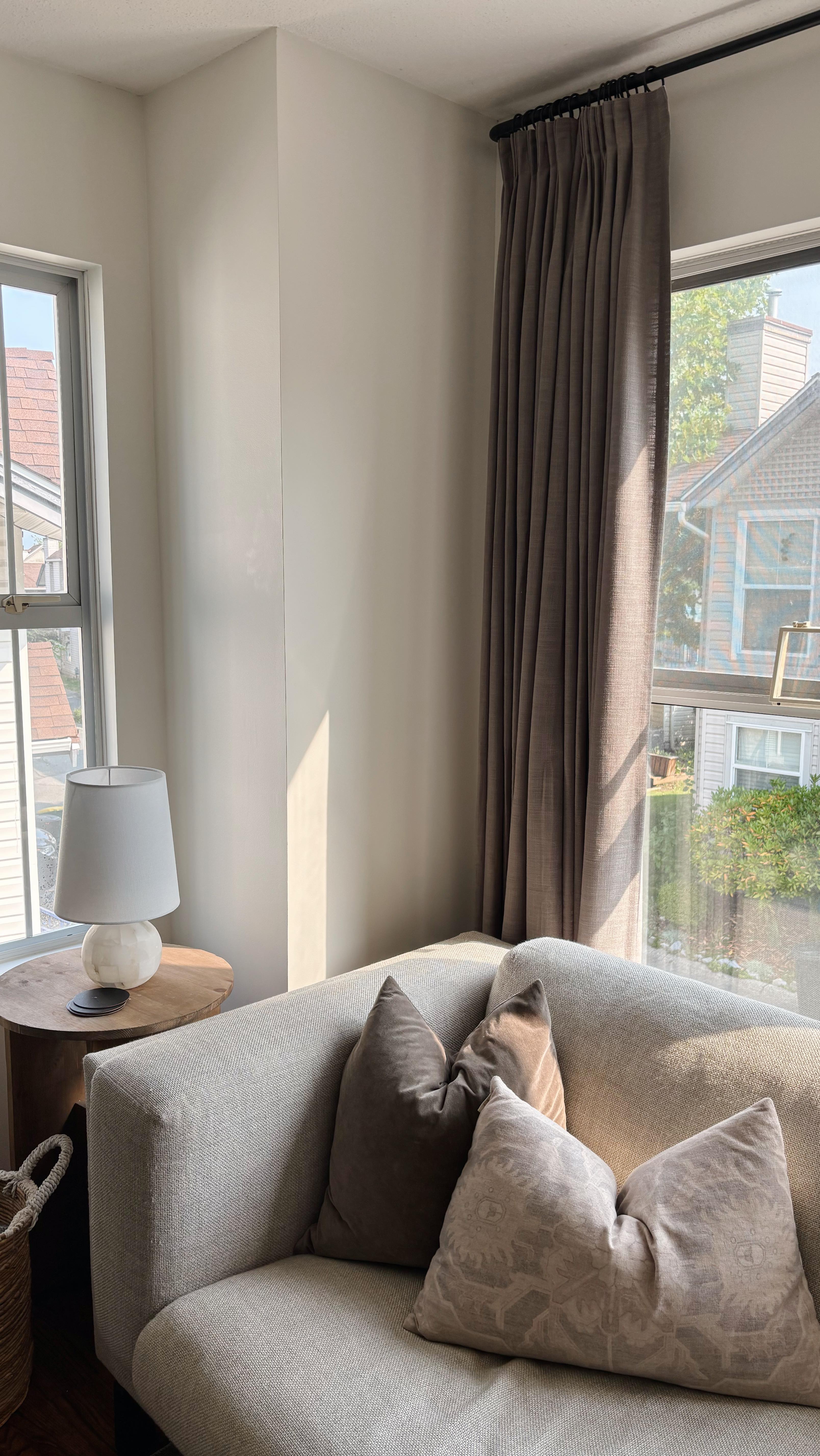 We’re literally raising the roof on this one… 👏🏽👏🏼
#interiordesign #livingroomdesigns #interiordesigntips #designdetails #beforeandafter