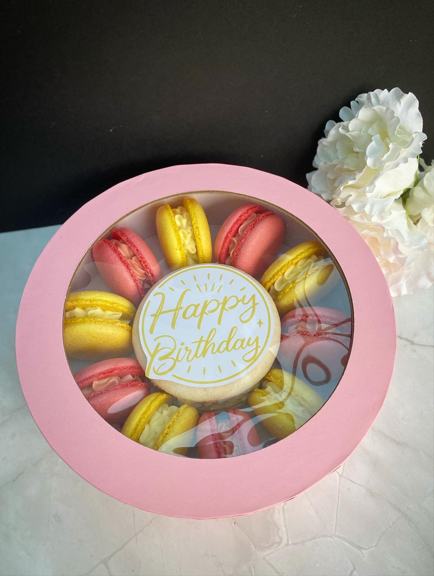 ✨ Introducing our newest gift box ✨
Looking for the perfect way to say “Congratulations”, “Thank you” or “Happy Anniversary”? Do it in style with our hand-crafted macarons!
This round gift box includes 10 regular macarons of your choice, beautifully arranged around a large centre macaron featuring your personalised message, printed on edible paper.
Let us know what you’re celebrating and we’ll be happy to help you with memorable gift 💝
📩 Available exclusively by pre-order
#specialgift #specialoccasion #somethingspecial #memories #lovemacarons #whatsthesecret #yoursecret #thesecretmacaron #boxmoor #hemelhempstead #bovingdon #berkhamsted #tring #kingslangley #giftidea