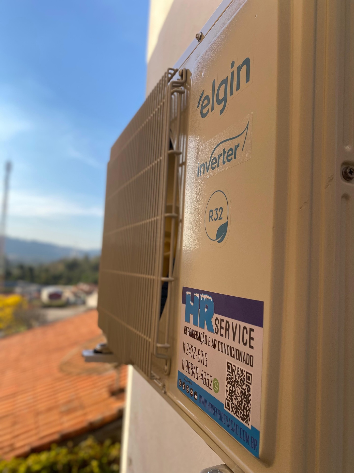 ✨ Conforto e bem-estar também fazem parte do atendimento!
Finalizamos a instalação de um ar-condicionado Elgin 9.000 BTUs em um consultório odontológico, garantindo um ambiente mais agradável tanto para os pacientes quanto para a equipe.
Além de eficiência e economia, o modelo escolhido proporciona climatização na medida certa, trazendo frescor e comodidade durante todo o atendimento.
✅ Conforto
✅ Economia de energia
✅ Ambiente mais acolhedor
👉 Se você também deseja transformar o clima do seu espaço, fale com a gente!
#arcondicionado #elgin #climatizacao #consultorioodontologico #instalaçãoprofissional #conforto #souparceiroleveros