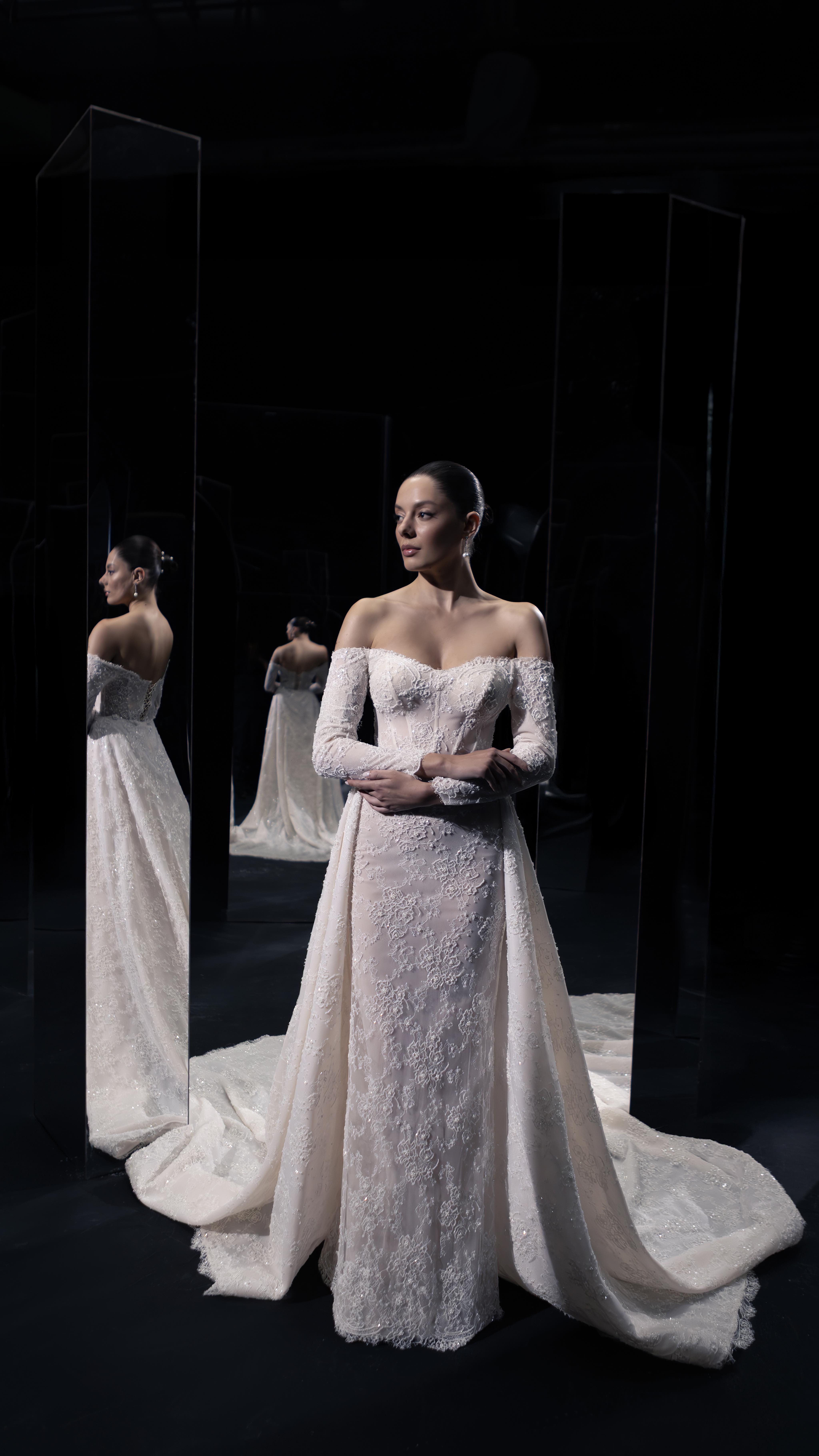 She gleams in shadows, stitched from starlight—
a vision born where light meets mystery. 🌓
Nova Bella’s latest moonlit muse. Ready to find yours?
#EclipsedCollection #NovaBellaBridal #bridalElegance #BridalCouture #weddingdresses #luxurybridal