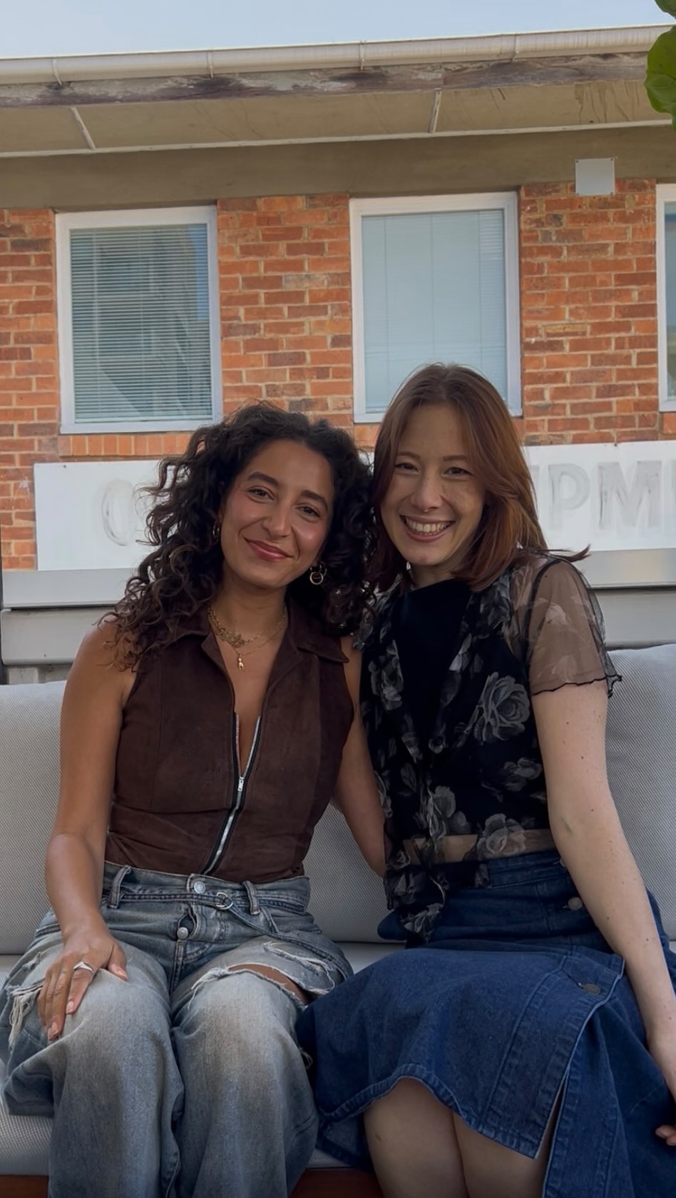 Wafia crafts sweet, soulful pop infused with layered meaning and heartfelt emotional storytelling. The Arab and queer artist, celebrated by Pharrell Williams, attracts nearly 2M monthly Spotify listeners. Born in Holland to Syrian and Iraqi parents, her global journey spans shapes her music. Her breakthrough 2015 “Let Me Love You” cover earned 5M+ SoundCloud streams, while her acclaimed EP Good Things and debut album Promised Land brilliantly blend introspective vulnerability with resilient, ethereal soundscapes. Resident journo @hazelmeimusic had a chat with @wafiaaa ahead of their Bigsound showcase!
Showcasing @bigsound Thursday 4th September 9:15pm at @thebrightsidebris outdoors ✨