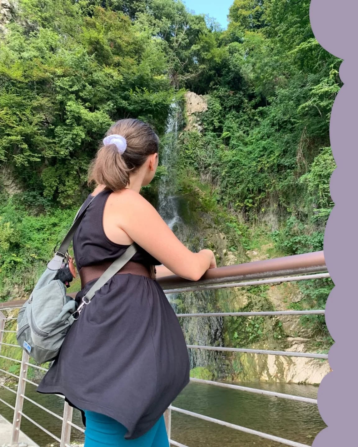 Quanto vorrei essere lì adesso. 🏡
Godere della brezza fresca, ascoltare il suono degli uccellini che cantano libero tra le frasche, togliermi sassolini dalle scarpe dopo una lunga camminata. ⛰️
La montagna: il mio sogno, la mia storia, la mia aria. 🦋
Avete anche voi un luogo che risiede indelebile nel vostro cuore, gufetti?❤️
#montagnachepassione #montanari #montagnadavivere #trekkinglovers #vitadascrittrice #vitacreativa