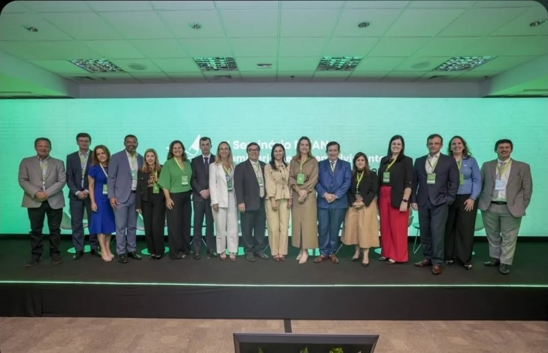 O Sindifargo esteve presente no II Seminário DIFAN, realizado pela Associação dos Laboratórios Farmaceuticos Nacionais (Alanac) no dia 26/08, em Brasília.
O evento promoveu um diálogo entre representantes da indústria, do governo e de profissionais da saúde, abordando desafios regulatórios, inovação, políticas públicas e soluções para ampliar a oferta de medicamentos de qualidade à população.
Representando o Sindifargo, Marçal pontuou que "o evento proporcionou trocas de experiências no âmbito da inovação, permitindo avanços na competitividade e soluções para o setor industrial farmacêutico".
#Sindifargo #IndustriaFarmaceutica #Inovacao #Competitividade