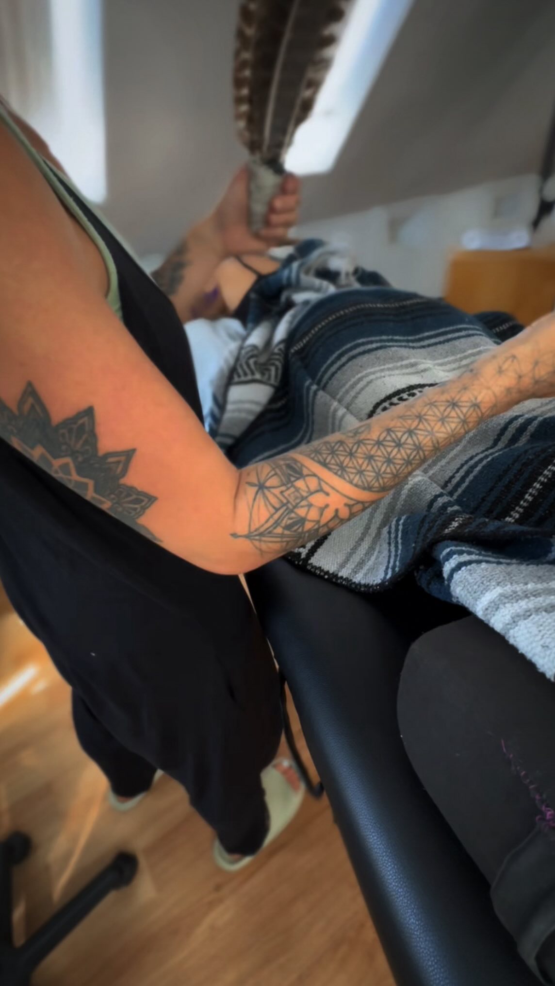 Such a magical journey, weaving this Wonder Woman. Really such an honour to connect with courageously luminous souls, so deeply willing to bring the light where it is most needed.
To dive deep through the intimacy of this ceremony and witness the raw power of soul embodied.
To receive so much medicine with each journey as we together reweave the fabric of existence. Day 1/2 🤍🌿✨
#walktheflame #soulpath #medicinejourney #tattooceremony #visionjourney #tattooartist #pnwtattoo