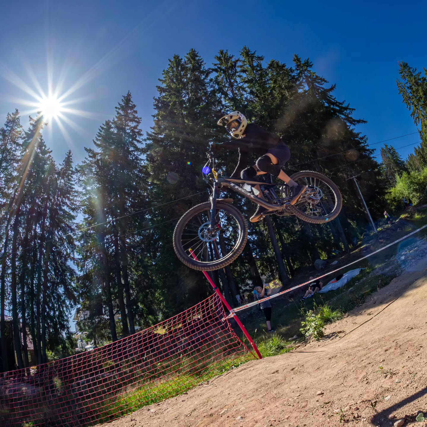 Задава се дълъг уикенд за забавления - не го изпускай! 🚵🔥
Сезонът продължава до 23 септември, а ние ще работим всеки ден без почивка от 9:00 до 17:00 часа - възползвай се от късното лято и те очакваме по