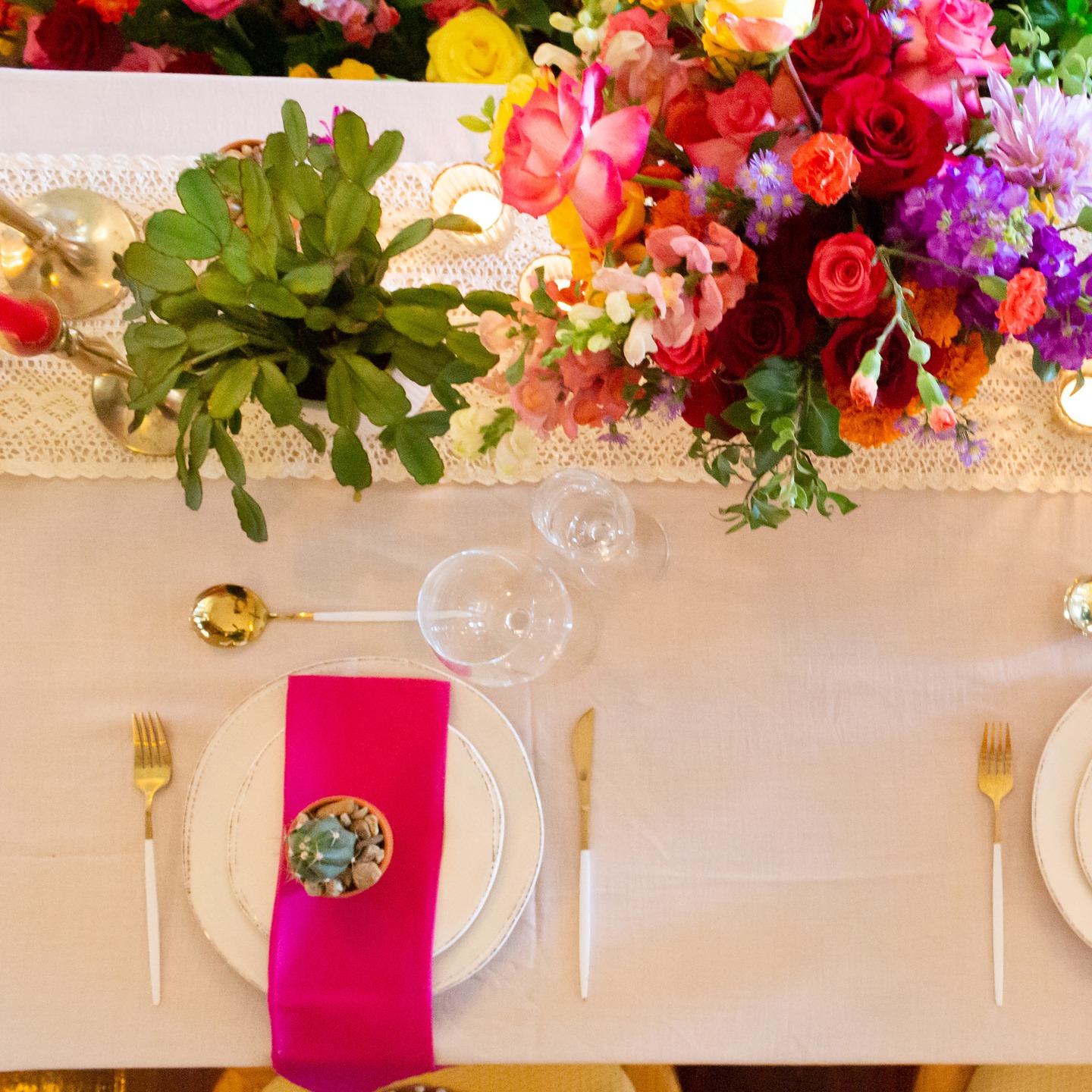 Lush blooms. Intentional styling.
Effortlessly elevated.
@simply_fabulous_events
@theblushingdahlia
@occasional_cakeskzn
@elegantpartyrentals_dbn
@whitelove_photography
#FloralDesign #BespokeWeddings #LushBlooms #ModernRomance #fridahkahlo #weddingflorist#weddingdecor #ballitoweddings #kznflorist