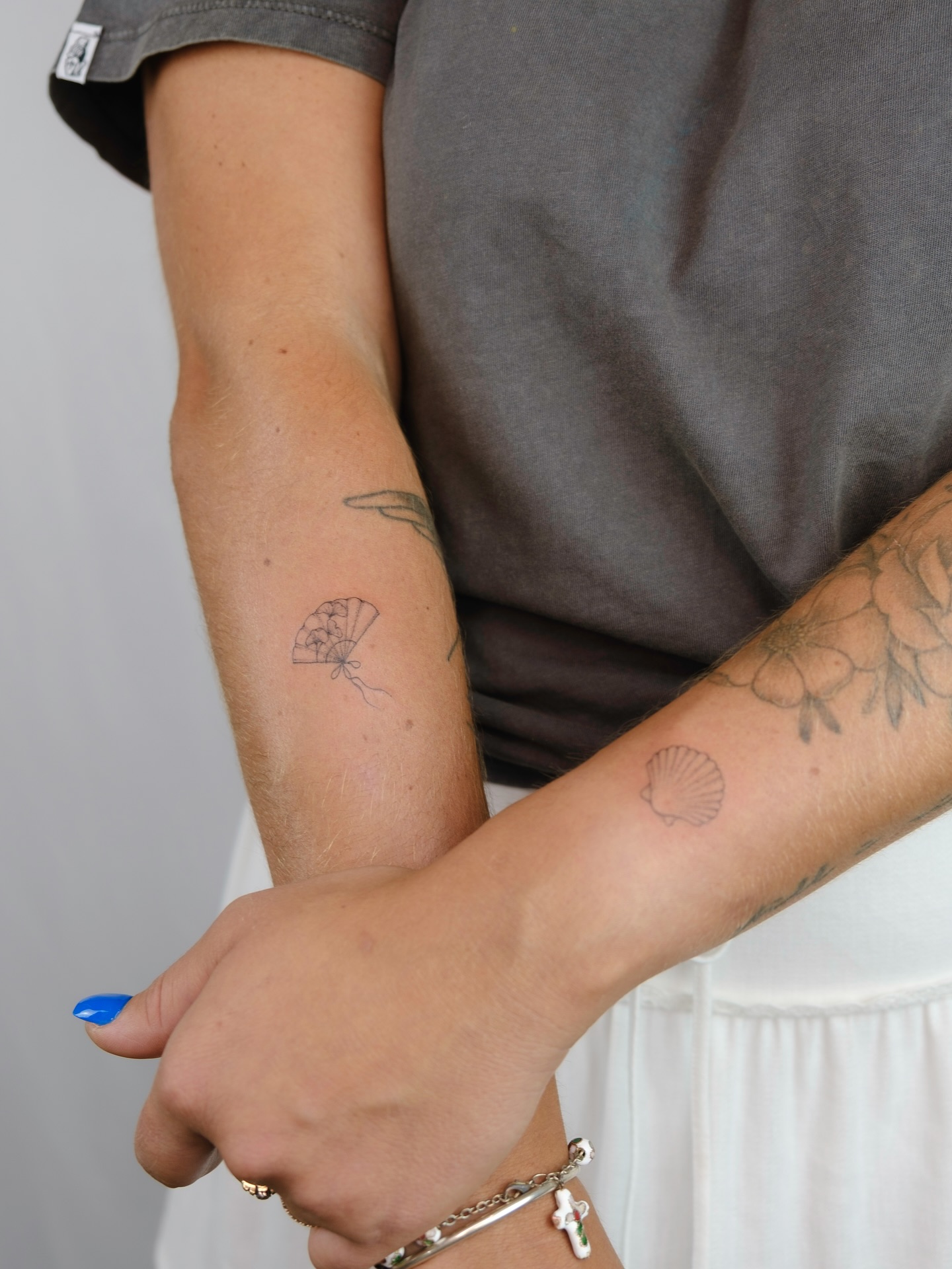 Delicate lines 🪭 ✨🐚