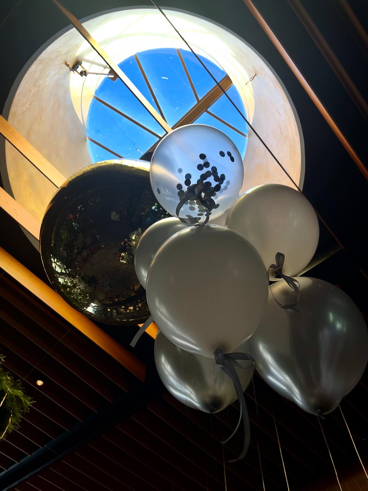 Qui solo palloncini, ma posso pensare a tutta l’organizzazione.
Che sia un piccolo dettaglio, o l’intero evento, lo realizzo su misura per te. Contattami 🤍
#compleanno#ticino#eventi#e20leanaboscolo