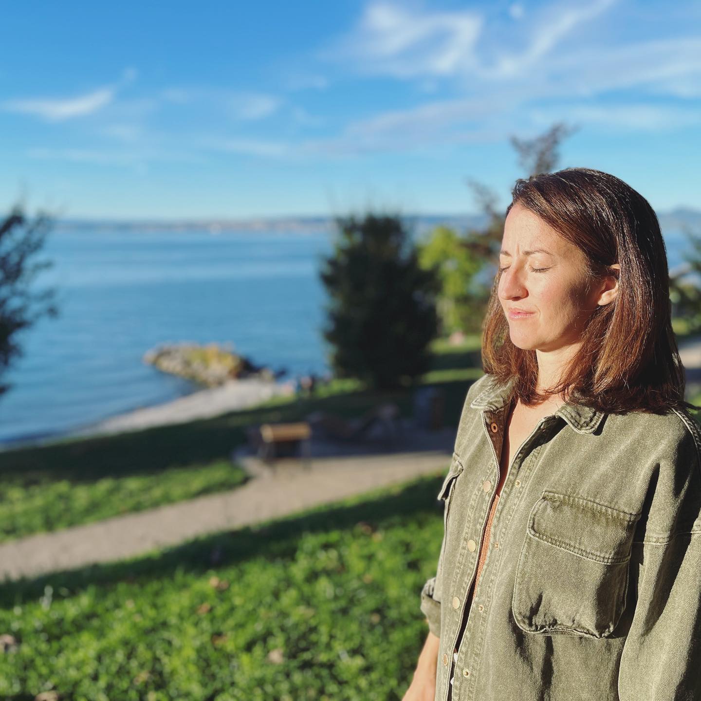 🍁 Accueillir l’automne et sa lumière douce…
Une fin de cycle s’annonce, l’invitation à lâcher prise …
✨Et toi ? Comment vis-tu l’automne ? Sens-tu cette voie du retour ?
Quels sont les émotions présentes ? Joie ou appréhension ?
🍂L’automne est une grande transformation à l’extérieur tout comme à l’intérieur !
🧘🏼♀️🚀pour s’harmoniser au vivant, à soi, je t’invite à rejoindre le NOUVEAU PROGRAMME EN LIGNE de pratique de yoga d’énergie d’automne, pour te permettre de pratiquer à ton rythme, retrouver équilibre et vitalité et bien plus encore …✨
🚀la pratique est disponible dès le 15/09.
Profite de l’offre de lancement jusqu’au 7 septembre !
Plus d’informations dans ma bio !
OM shanti 🪷
Berenice - Sri Devi
.
.
.
#yoga #yogalisbonne #yogaevian #lavoieducoeur #yogaaurythmedessaisons #programmeenligne #harmonie #nature #yoganature #conscience #paix #vivant