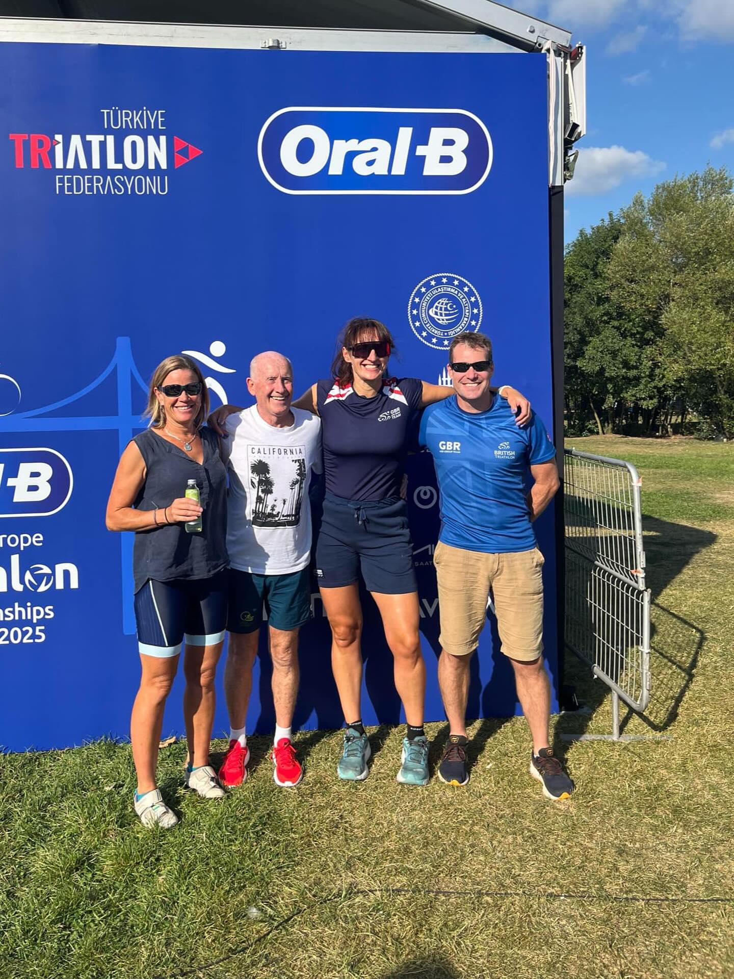 🏅Triumphant Tuesday🏅
Huge congratulations to our members out in Istanbul over the weekend competing at the sprint and standard European Champs representing GB. 🇹🇷
Sprint distance - Mike & Gavin
Standard distance - @emmaejej & @bills1954
Special mention to @emmaejej who was a trooper and rode the bike leg in one bike shoe and one trainer (see photo 5 😂) because her bike shoe went missing from transition overnight!! As she says ‘it didn’t go to plan, but I loved it’ 🤩
@caiobowen took on the UTMB ⚡️- 177km and over 10,000m of climbing! He started off so strong but unfortunately was unable to continue after 100km after a nasty fall 😫 Still such a massive achievement to be incredibly proud of 💥💥
We had the Friday night park and pints social again for August and another Sunday social ride. Thanks all 🫶🏻
💛💙🖤
#cardifftriathletes #etutriathlon #tritraining #swimbikerun #bestclubintheworld